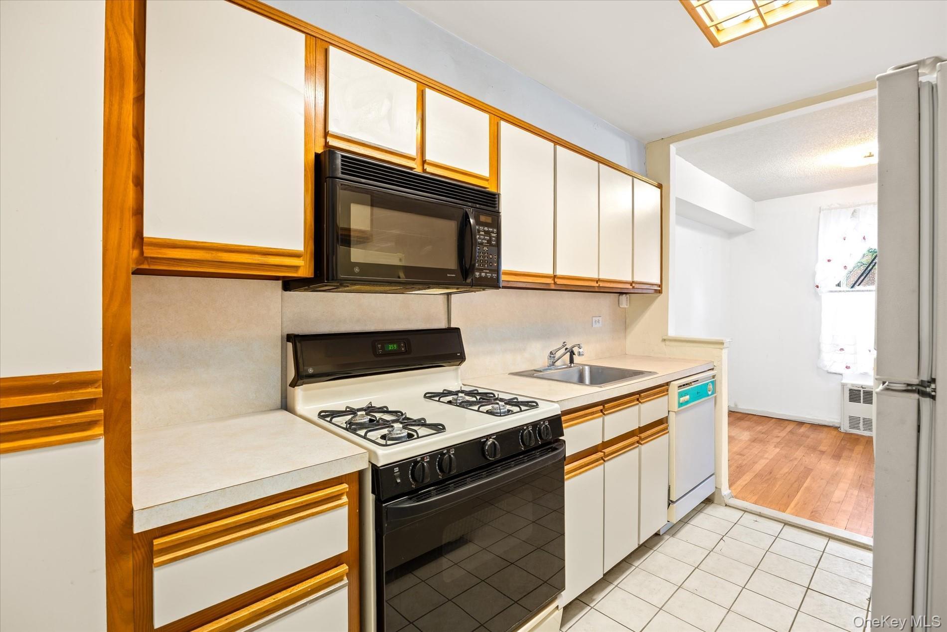 Coop 155th  Queens, NY 11414, MLS-988960-5