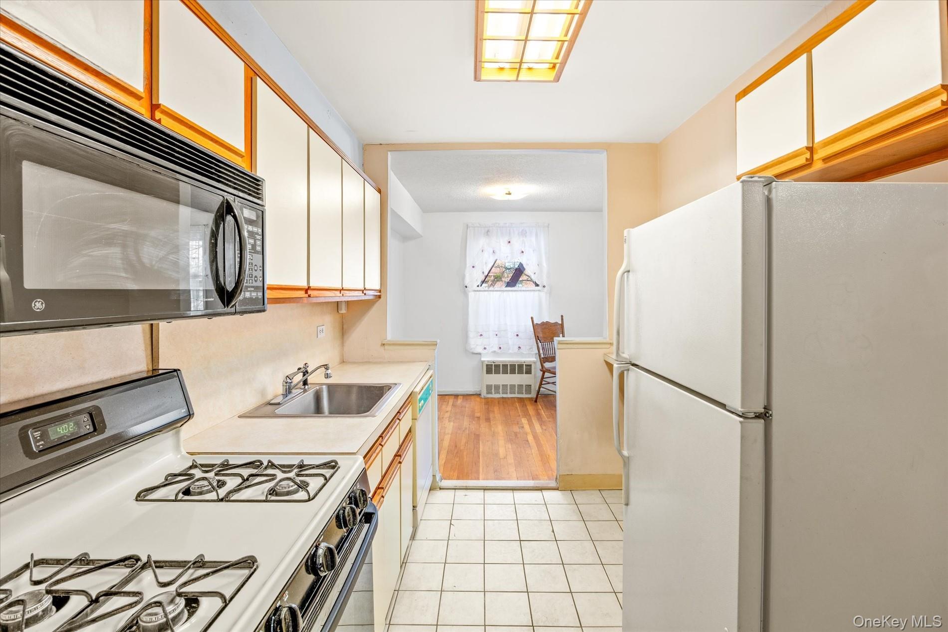 Coop 155th  Queens, NY 11414, MLS-988960-6