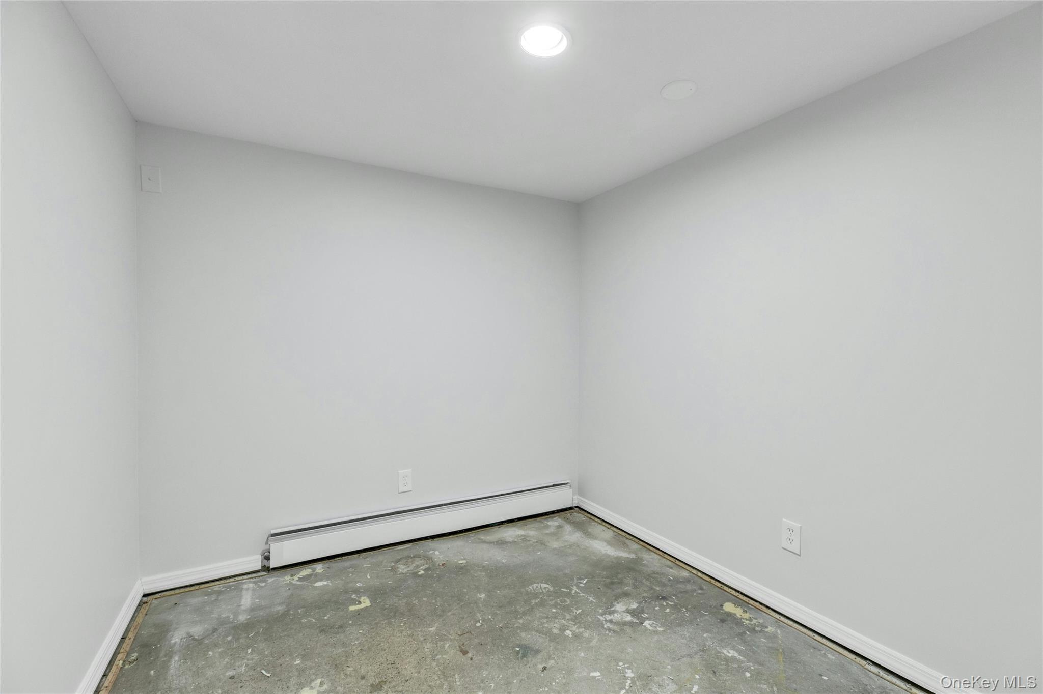 Single Family Division  Suffolk County, NY 11715, MLS-988978-28