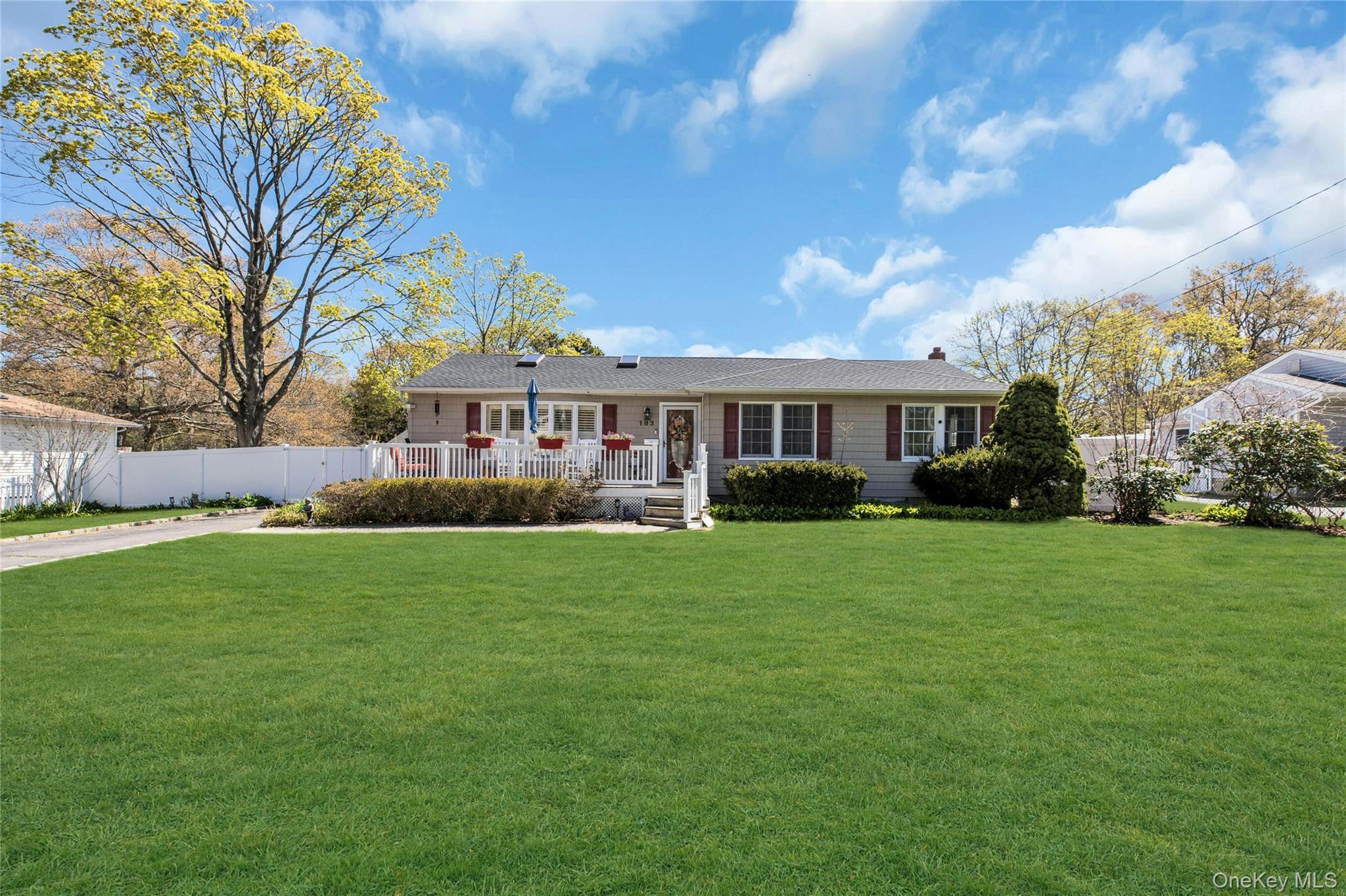 Single Family Division  Suffolk County, NY 11715, MLS-988978-36