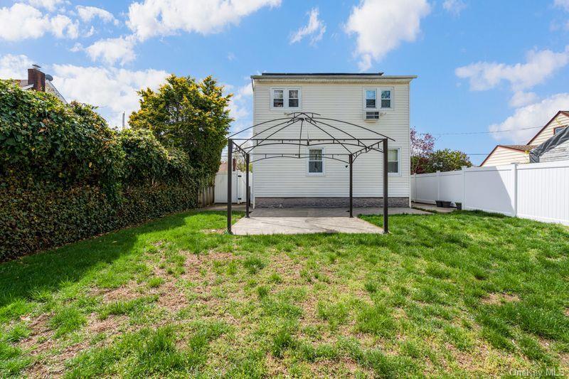Single Family Hawthorne  Nassau County, NY 11553, MLS-988998-22