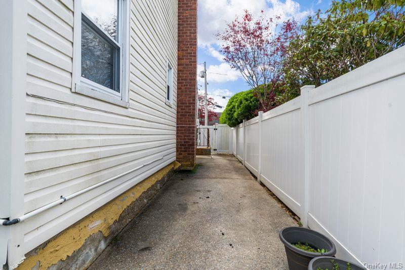 Single Family Hawthorne  Nassau County, NY 11553, MLS-988998-24