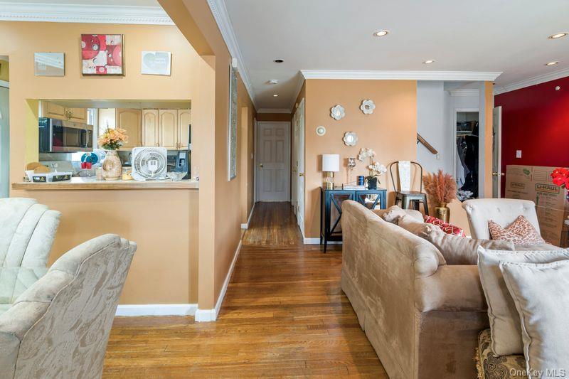 Single Family Hawthorne  Nassau County, NY 11553, MLS-988998-6