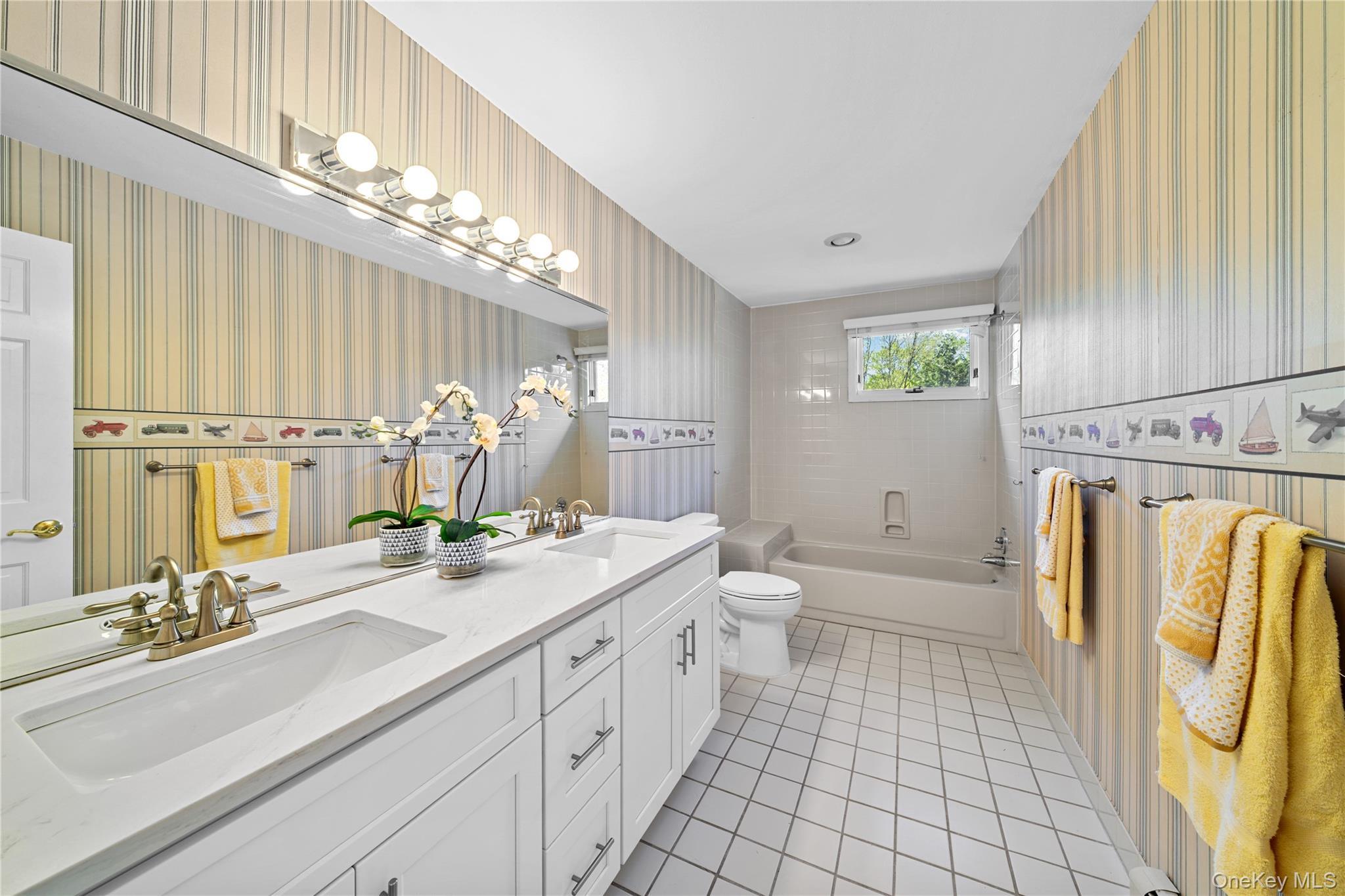 Single Family China Lane Suffolk County, NY 11733, MLS-989027-31