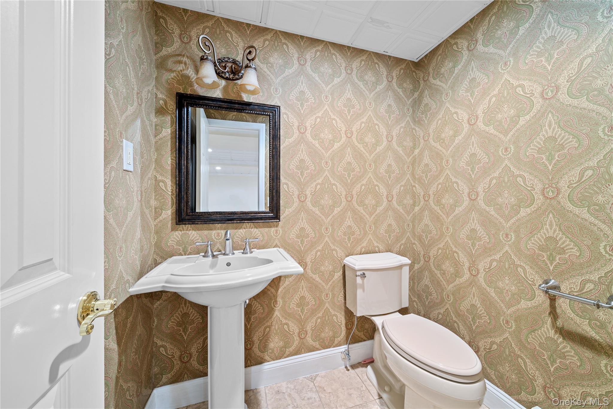 Single Family China Lane Suffolk County, NY 11733, MLS-989027-37