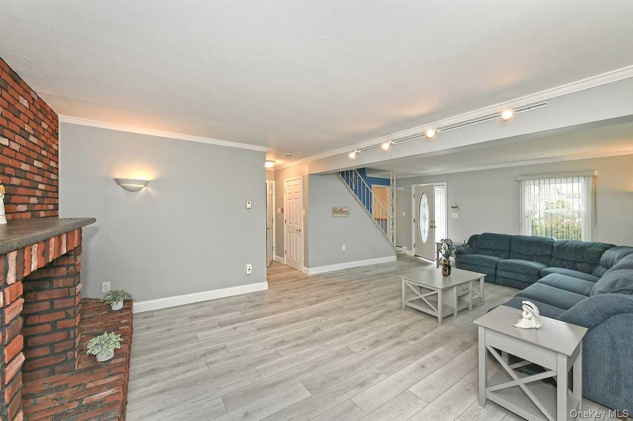 Single Family Saddle  Nassau County, NY 11756, MLS-989070-10
