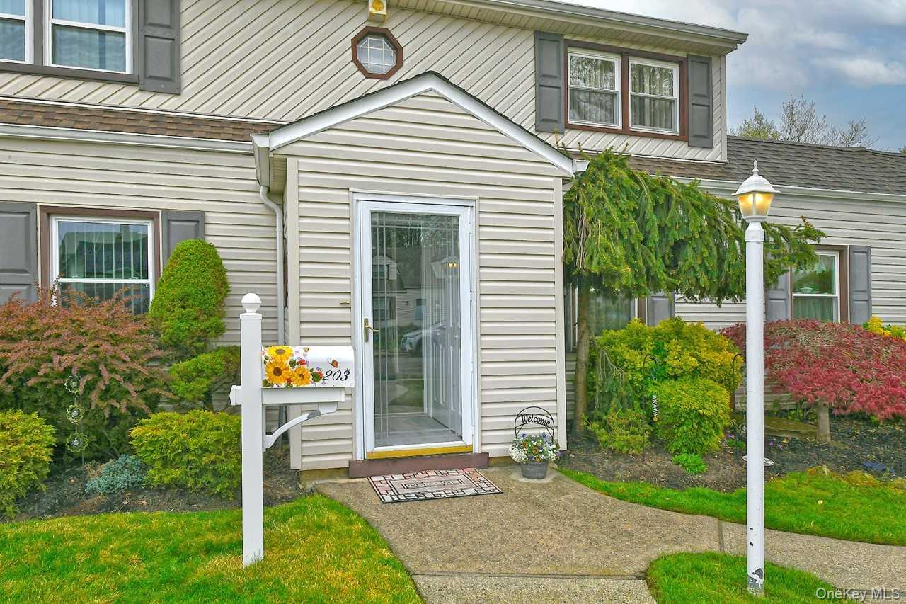 Single Family Saddle  Nassau County, NY 11756, MLS-989070-4