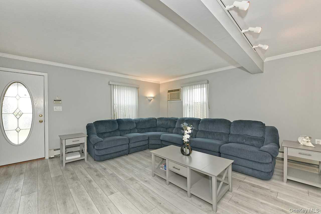 Single Family Saddle  Nassau County, NY 11756, MLS-989070-6