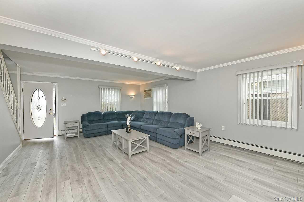 Single Family Saddle  Nassau County, NY 11756, MLS-989070-7