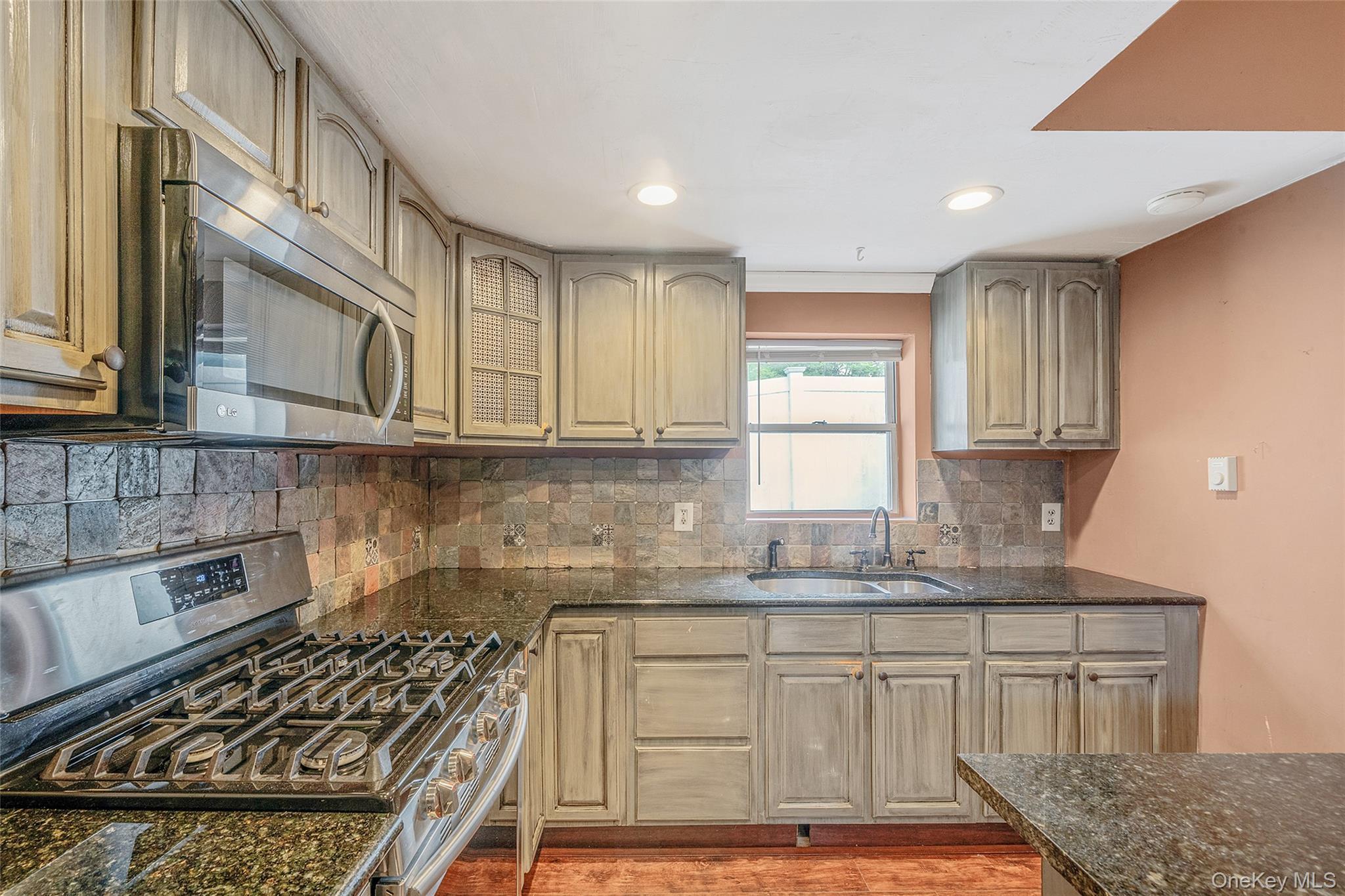 Single Family Maple Road Suffolk County, NY 11754, MLS-989075-10