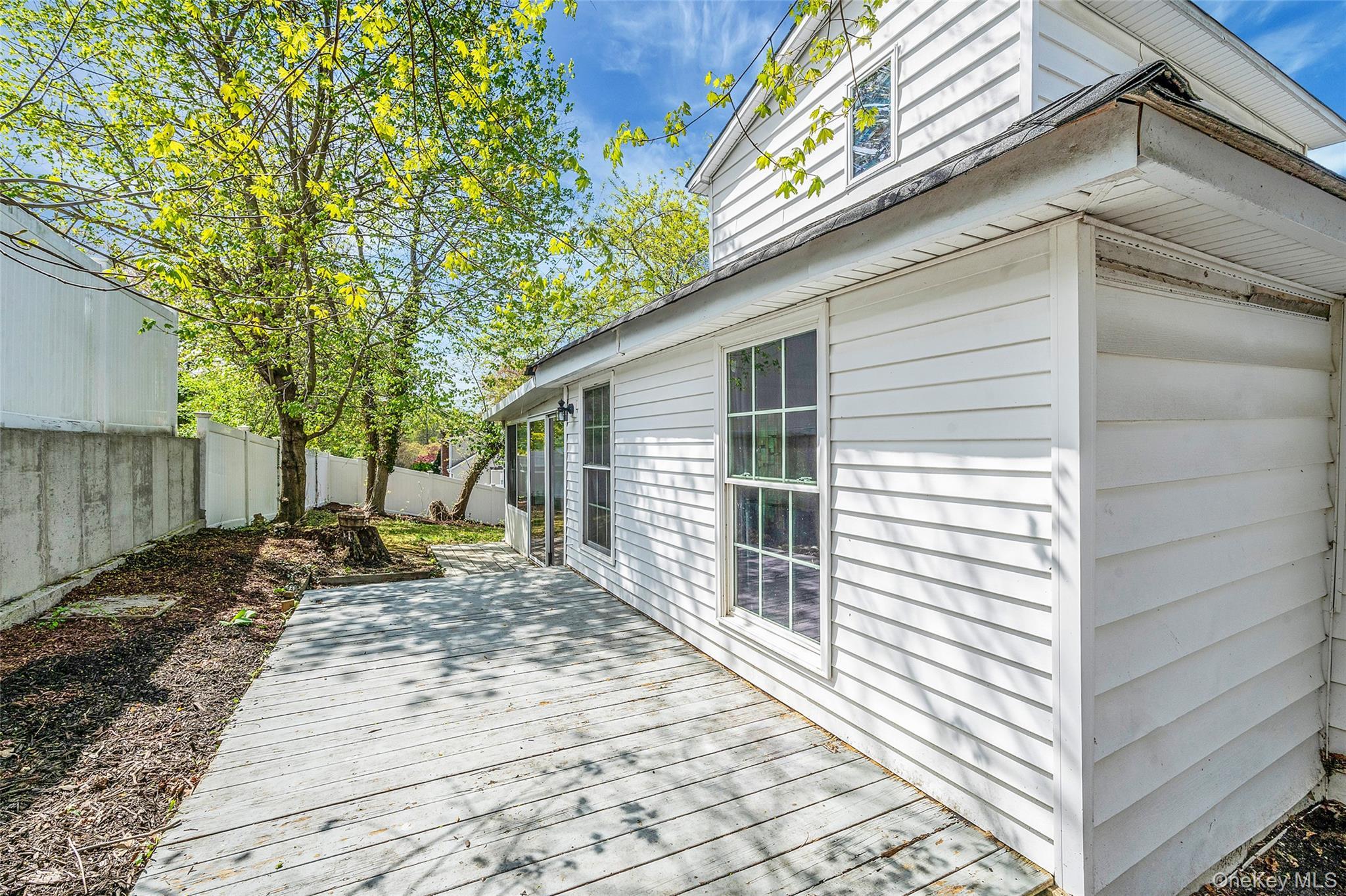 Single Family Maple Road Suffolk County, NY 11754, MLS-989075-4