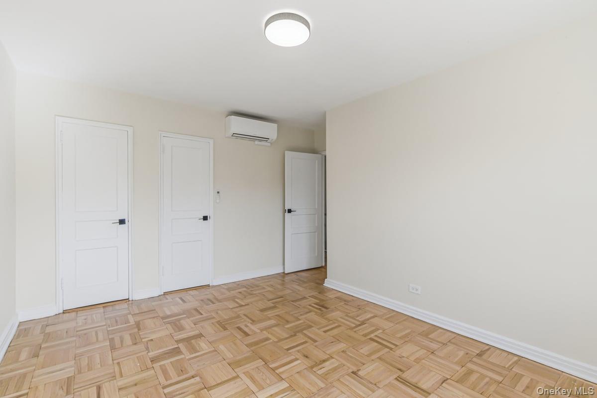Single Family 165th Queens, NY 11365, MLS-989080-13