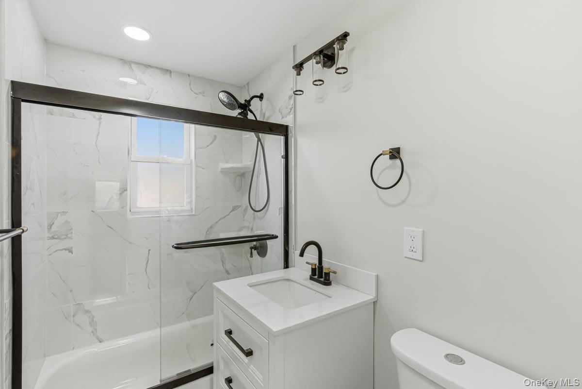Single Family 165th Queens, NY 11365, MLS-989080-14