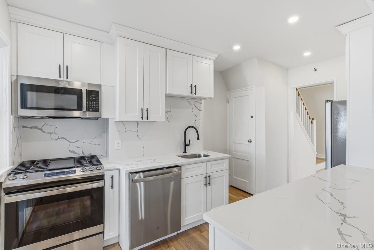 Single Family 165th Queens, NY 11365, MLS-989080-2