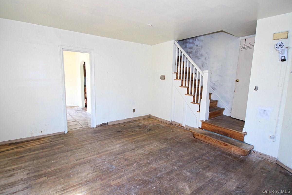 Single Family Victory  Staten Island, NY 10301, MLS-989132-3