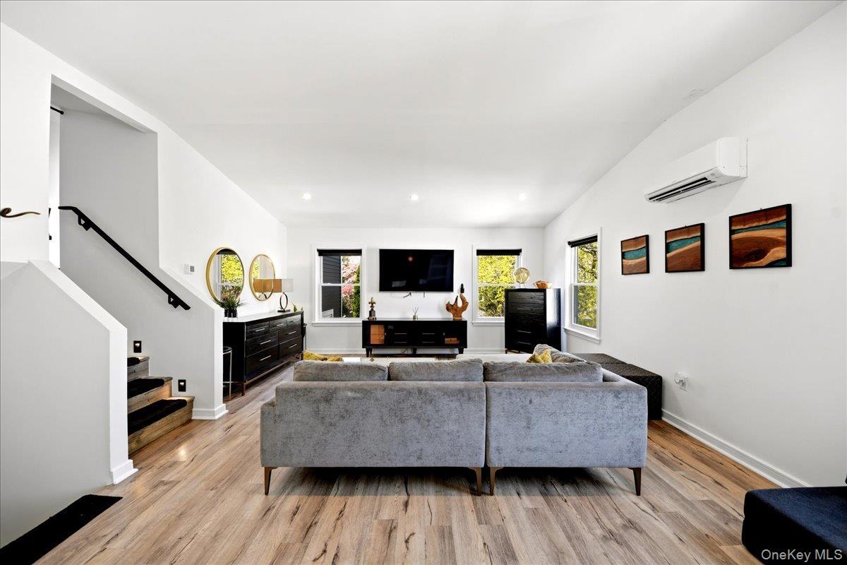 Single Family Fordham Bronx, NY 10464, MLS-989139-14