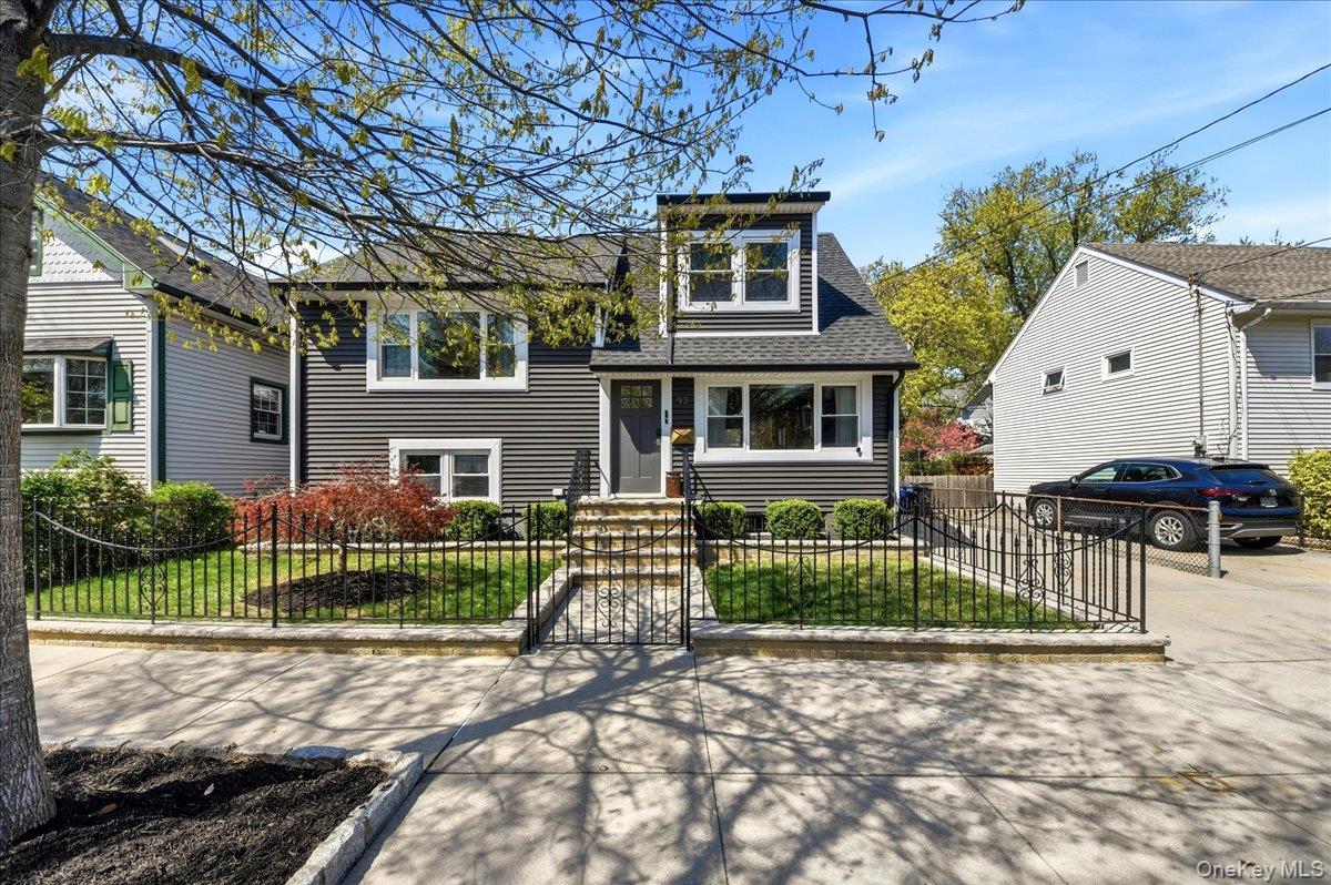 Single Family Fordham Bronx, NY 10464, MLS-989139-2