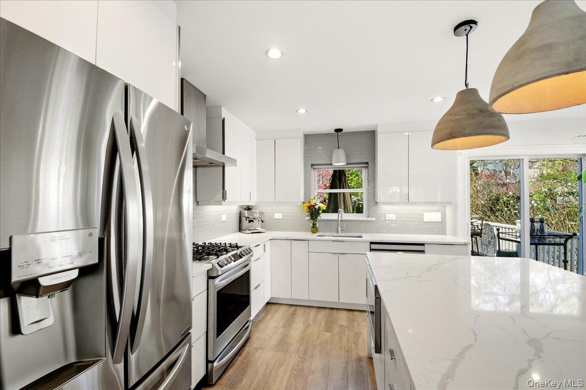 Single Family Fordham Bronx, NY 10464, MLS-989139-28