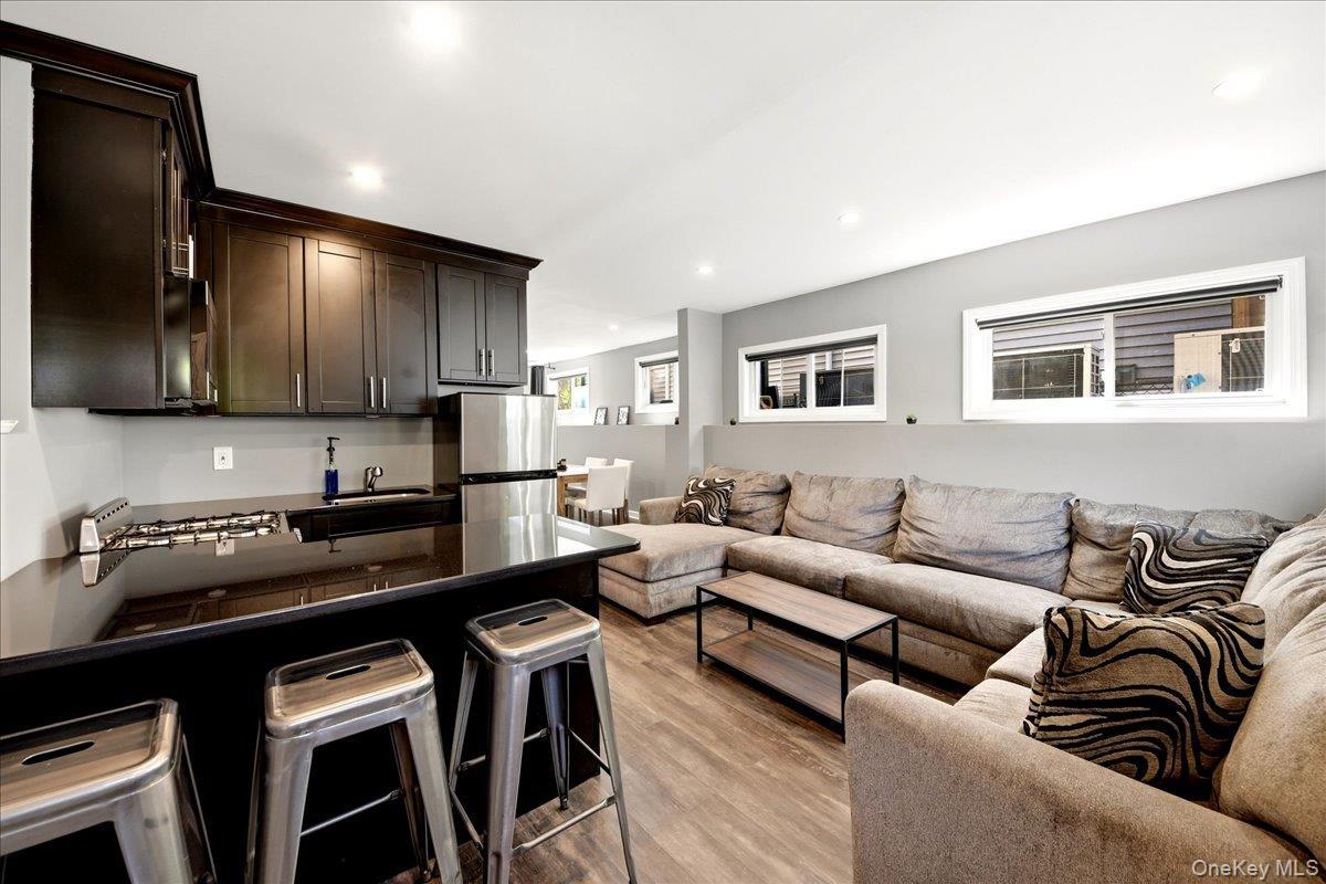 Single Family Fordham Bronx, NY 10464, MLS-989139-34
