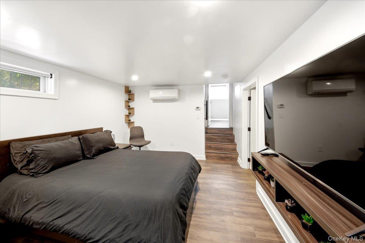 Single Family Fordham Bronx, NY 10464, MLS-989139-39