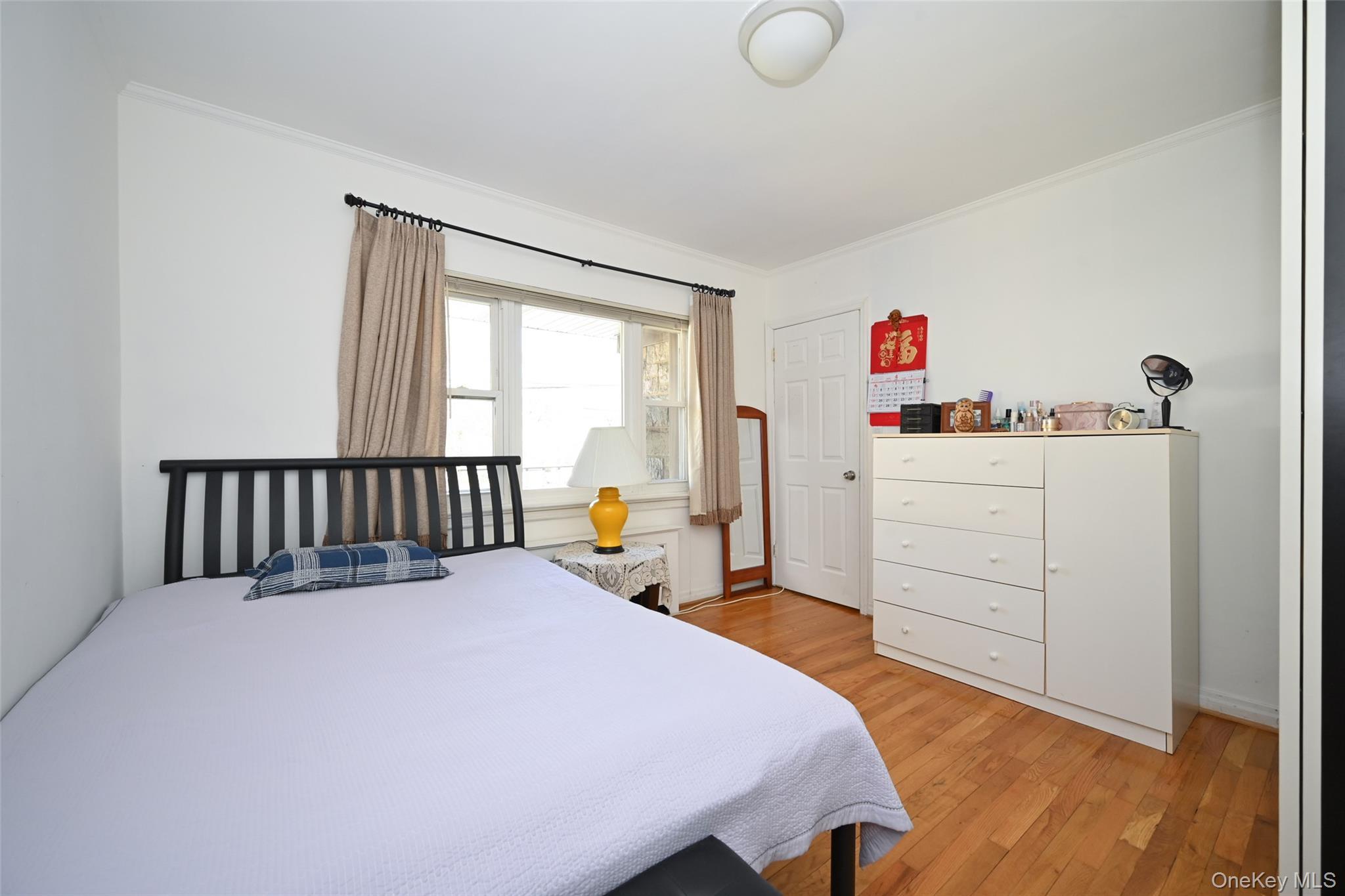 Single Family Kingsbury Avenue Queens, NY 11364, MLS-989140-10