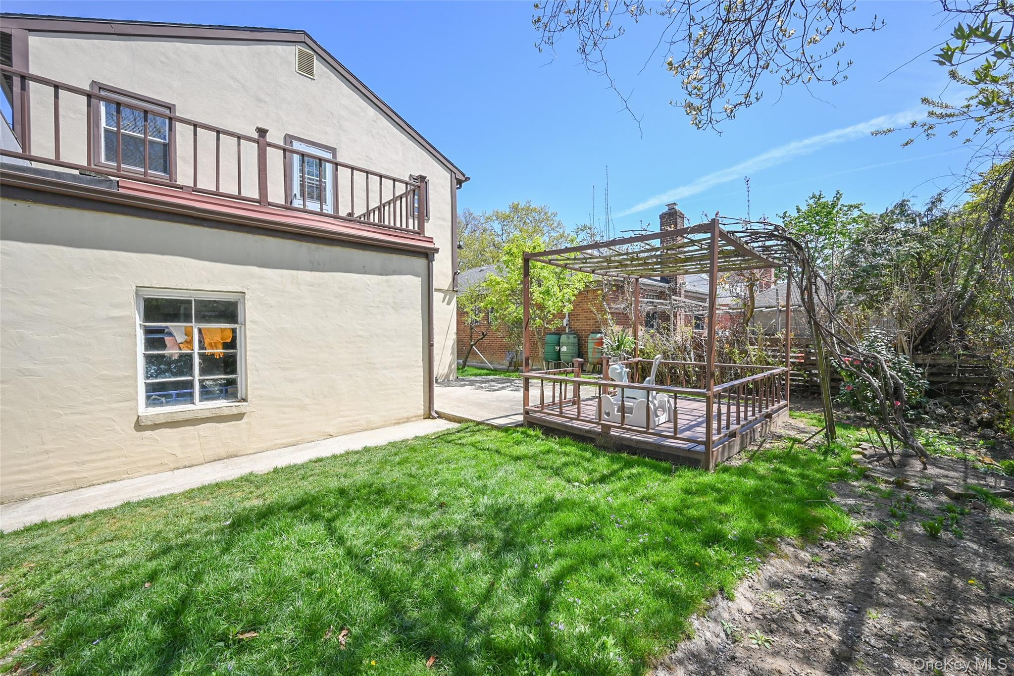 Single Family Kingsbury Avenue Queens, NY 11364, MLS-989140-19
