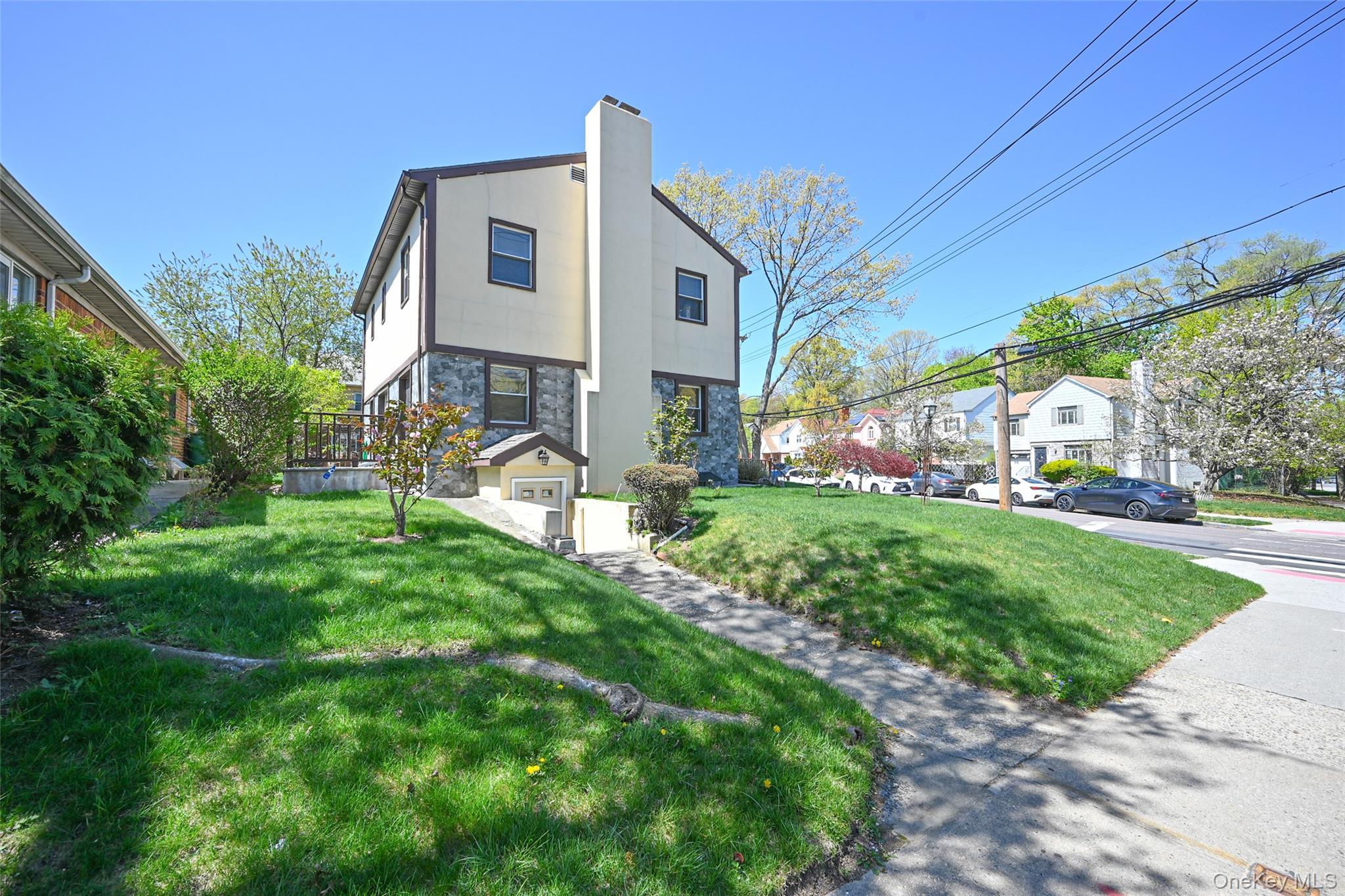 Single Family Kingsbury Avenue Queens, NY 11364, MLS-989140-3