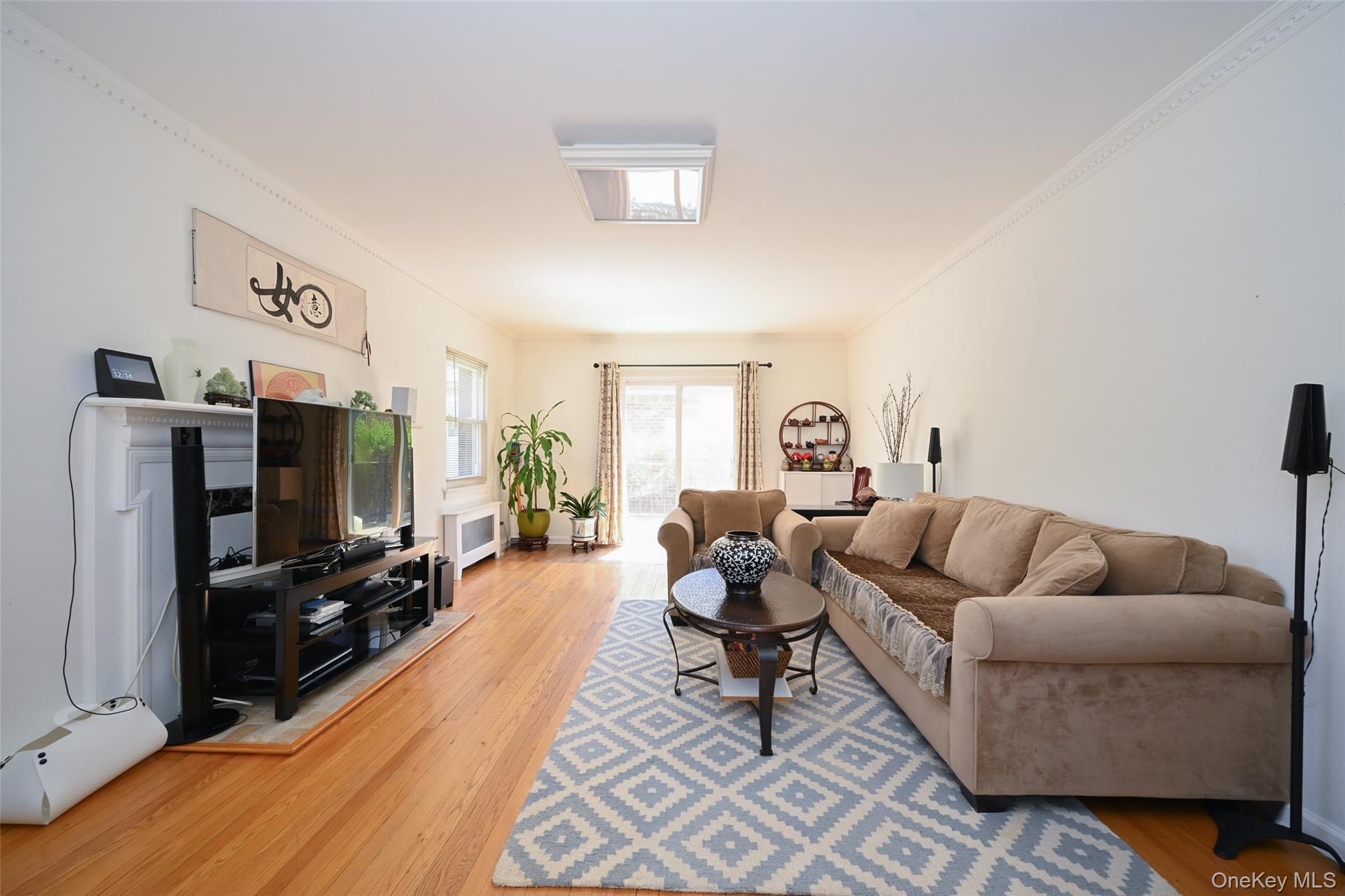Single Family Kingsbury Avenue Queens, NY 11364, MLS-989140-9