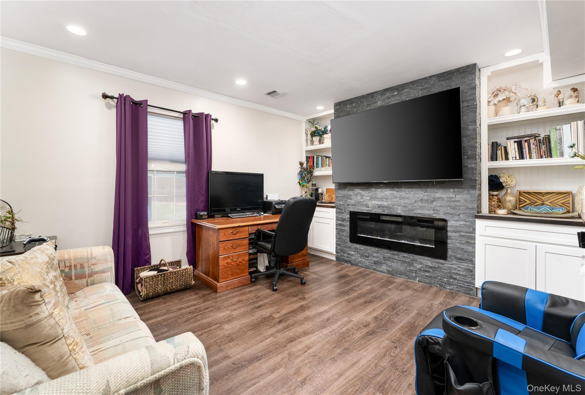 Single Family Meadow  Suffolk County, NY 11754, MLS-989141-33