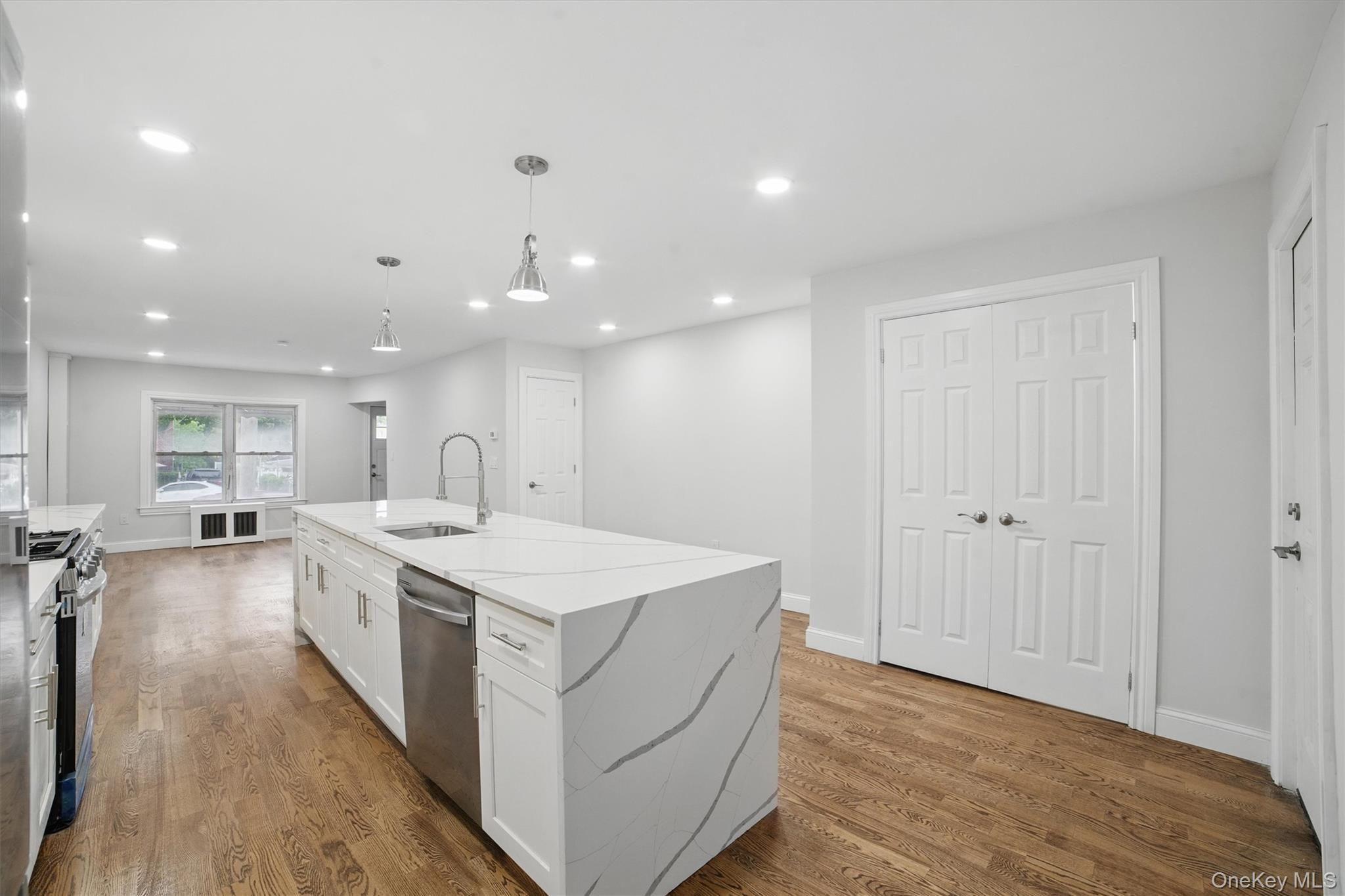 Single Family Grace  Bronx, NY 10466, MLS-989213-10