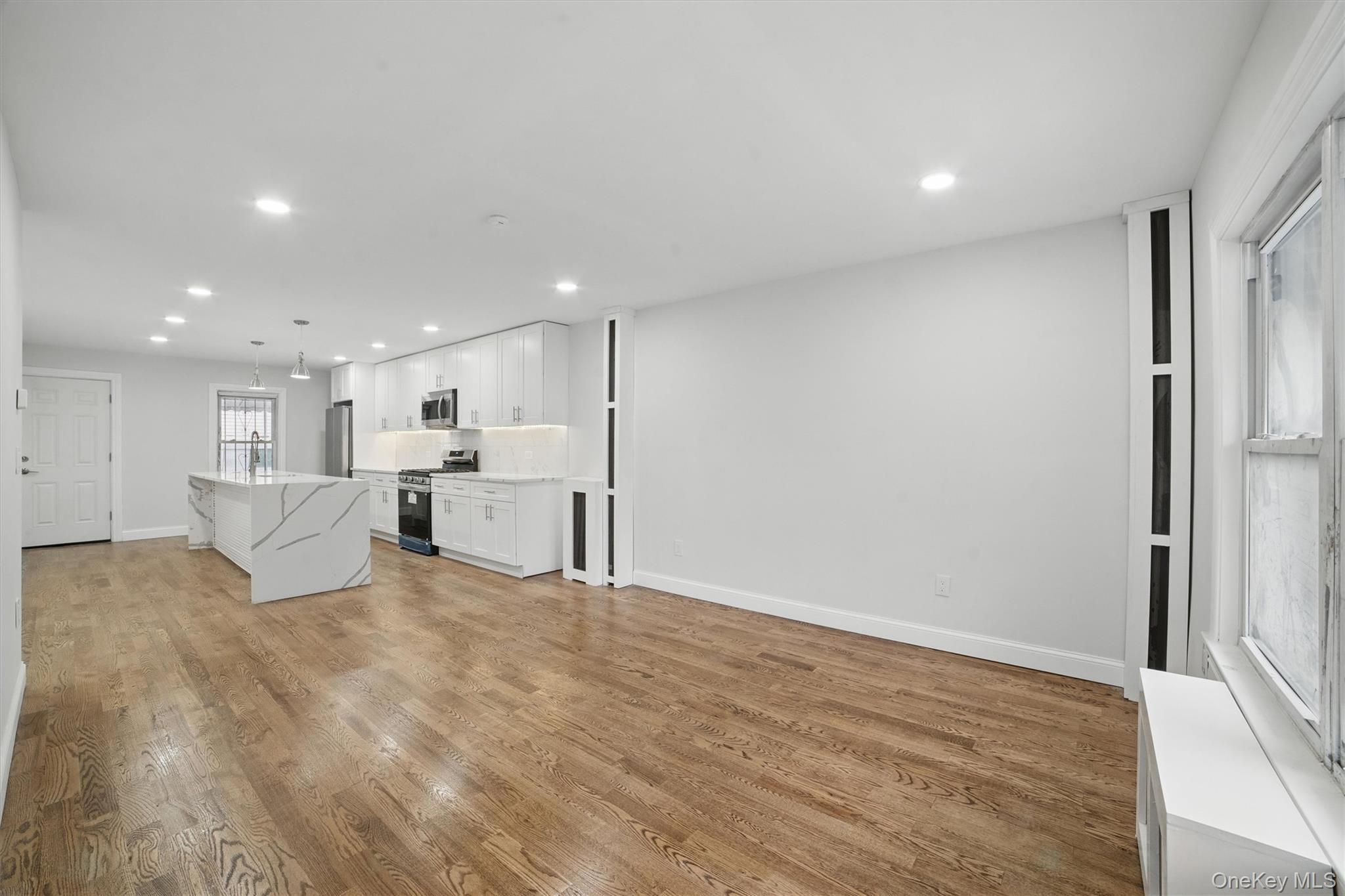 Single Family Grace  Bronx, NY 10466, MLS-989213-2