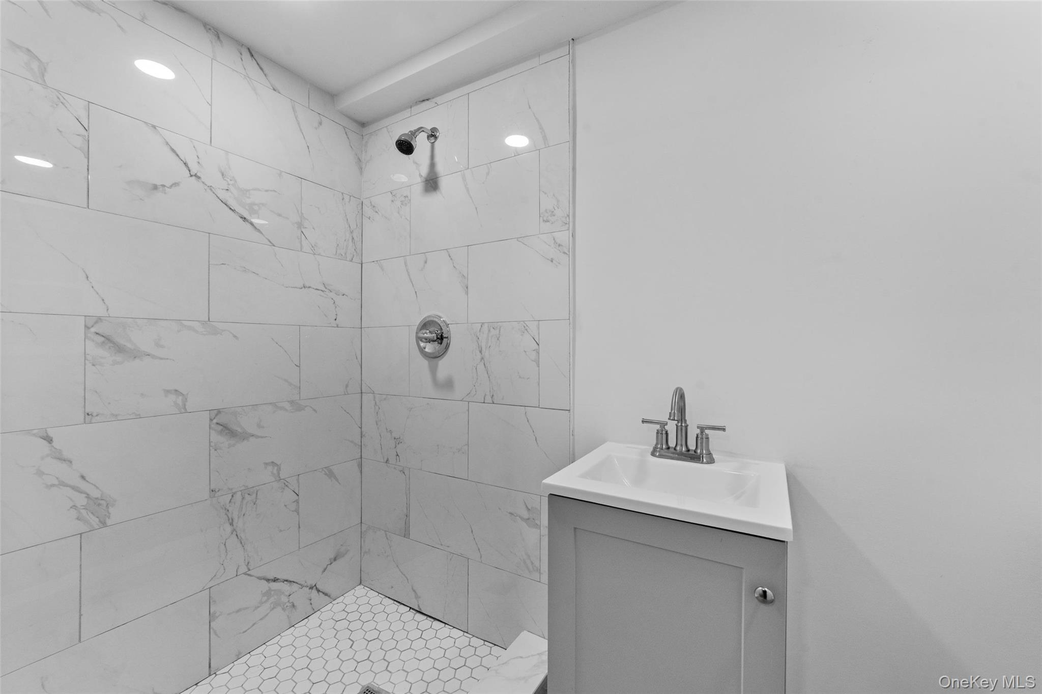 Single Family Grace  Bronx, NY 10466, MLS-989213-25