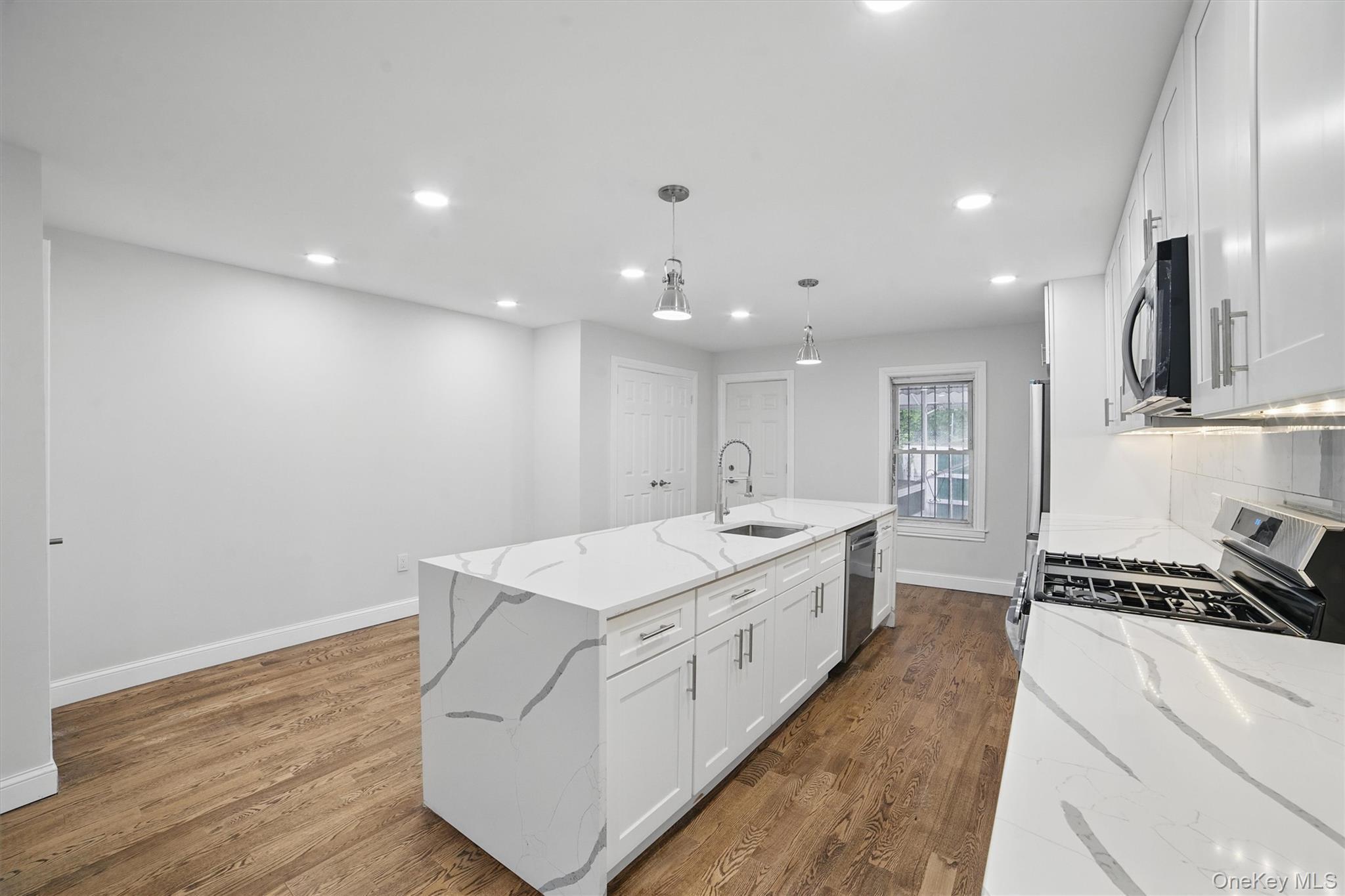 Single Family Grace  Bronx, NY 10466, MLS-989213-6