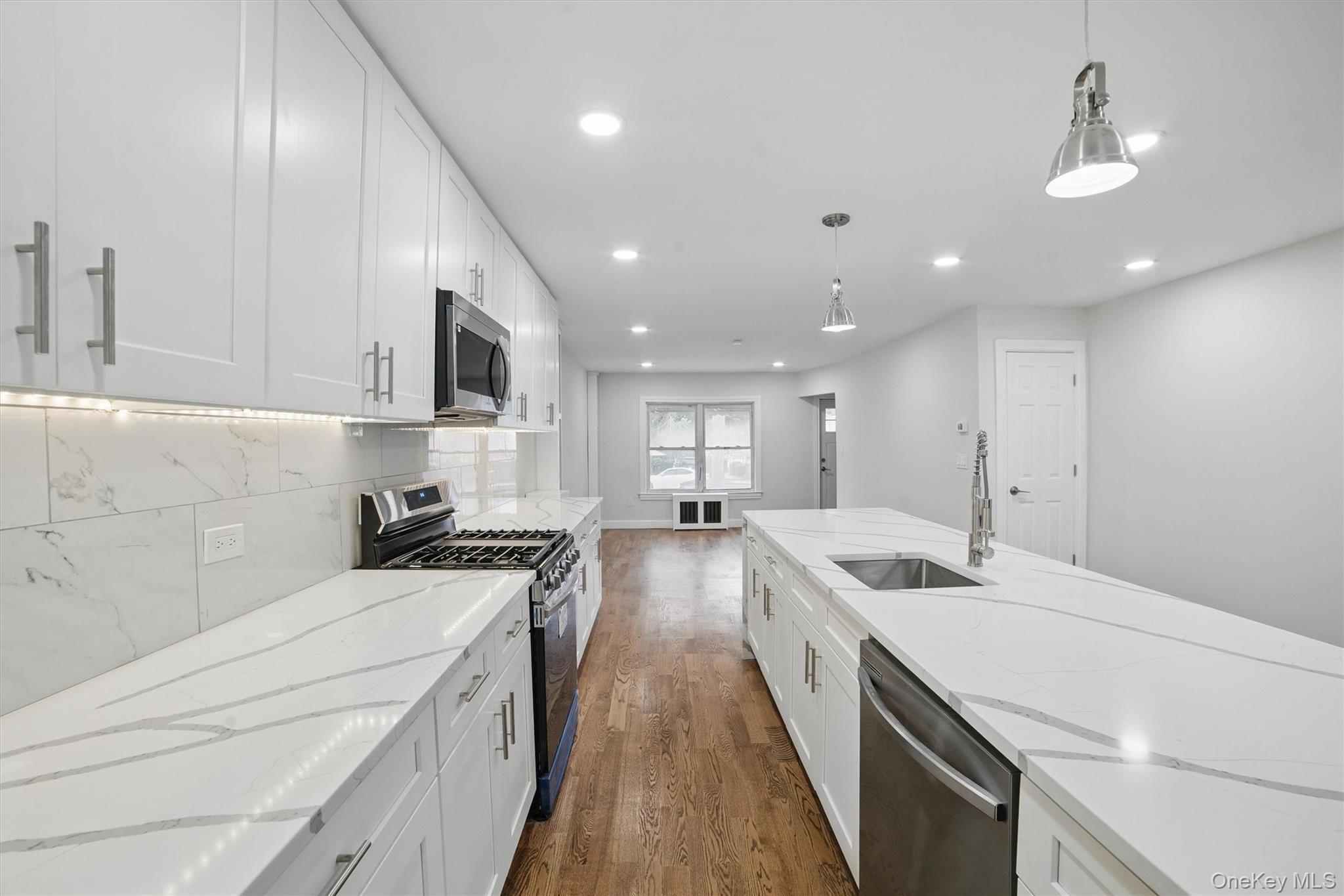 Single Family Grace  Bronx, NY 10466, MLS-989213-7