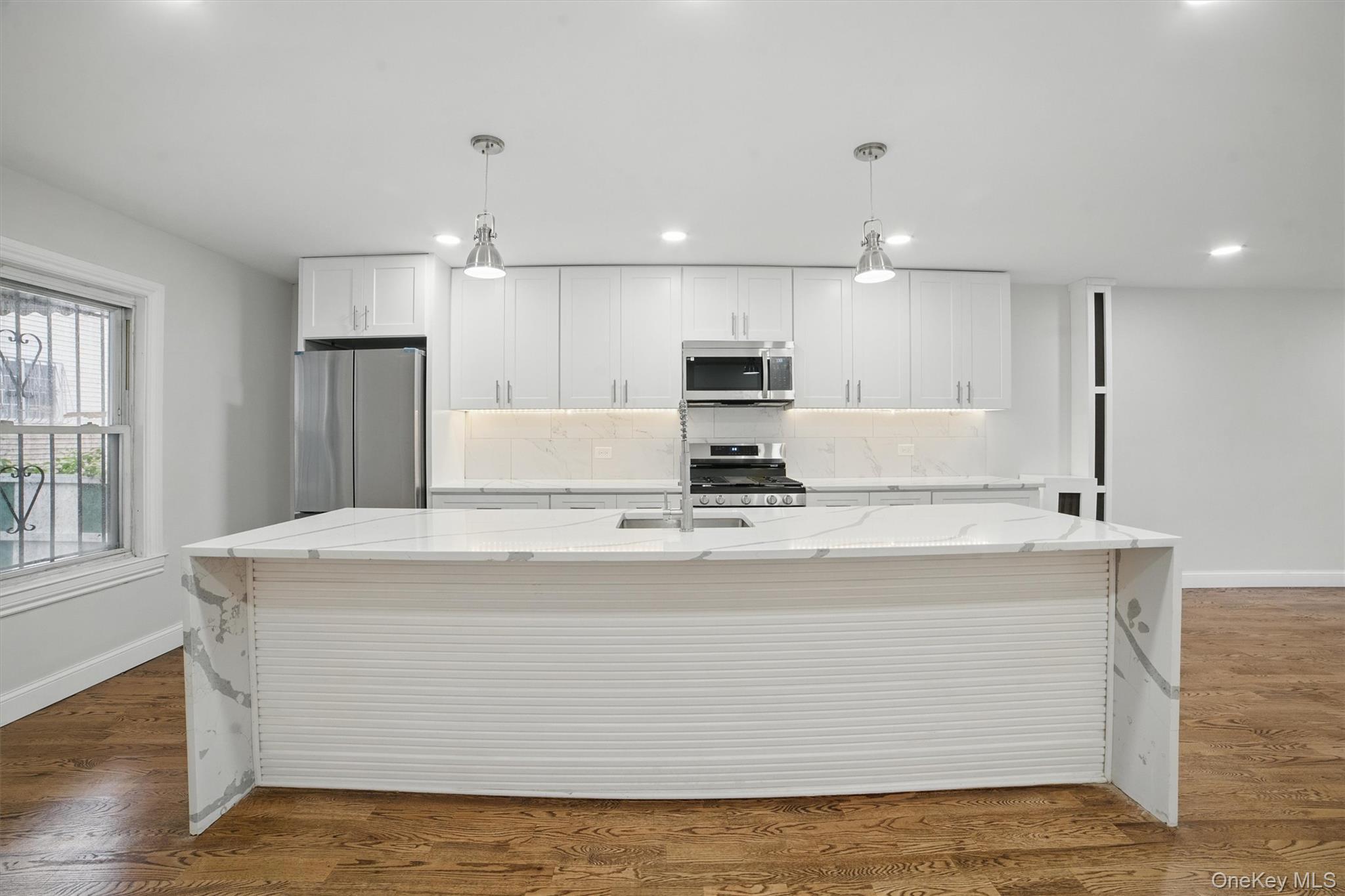 Single Family Grace  Bronx, NY 10466, MLS-989213-8