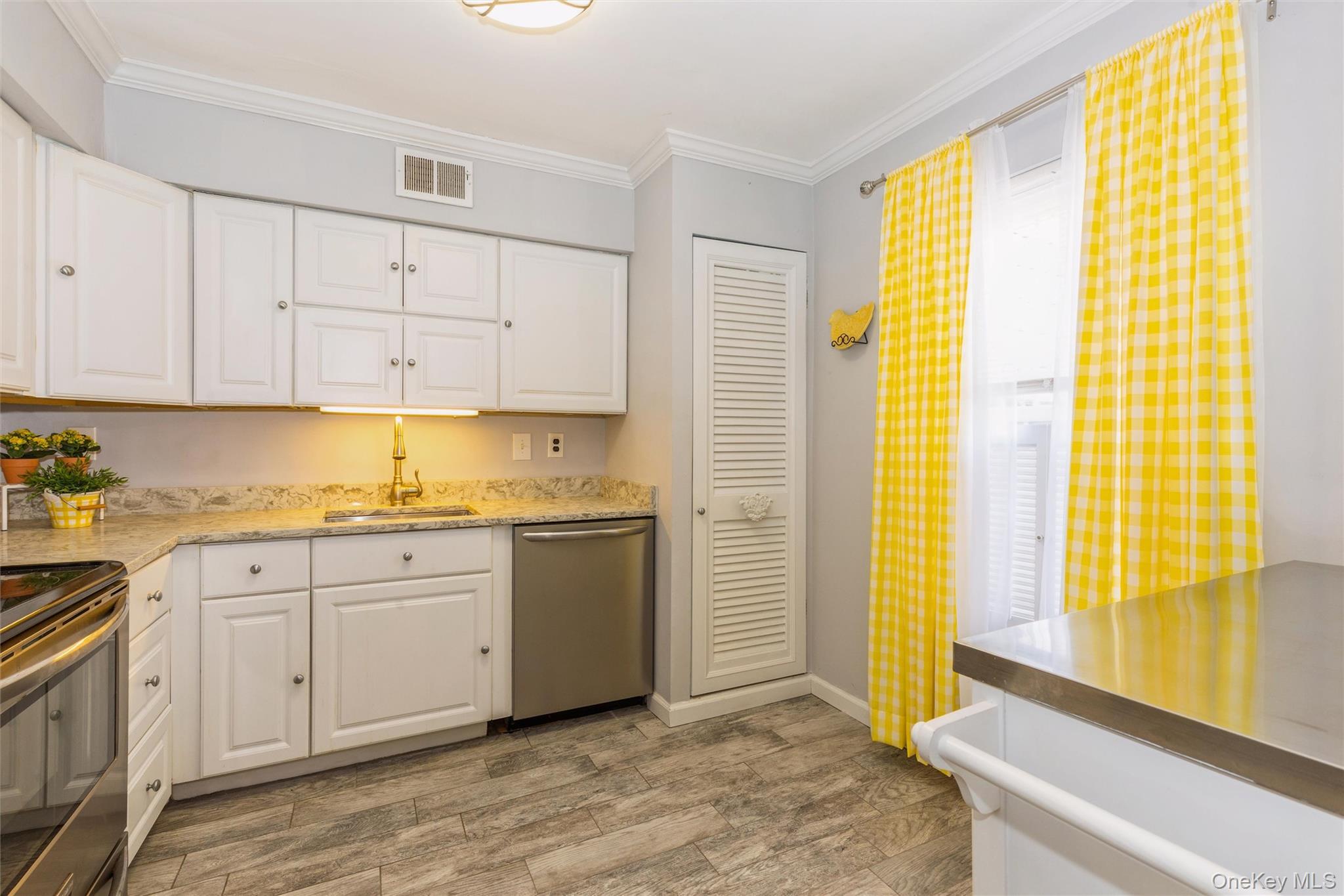 Coop Middle Country  Suffolk County, NY 11727, MLS-989261-7