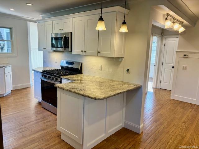 Single Family Broadway Greenlawn  Suffolk County, NY 11743, MLS-989264-5