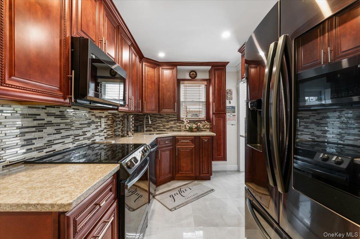 Single Family Tulip  Nassau County, NY 11510, MLS-989280-8