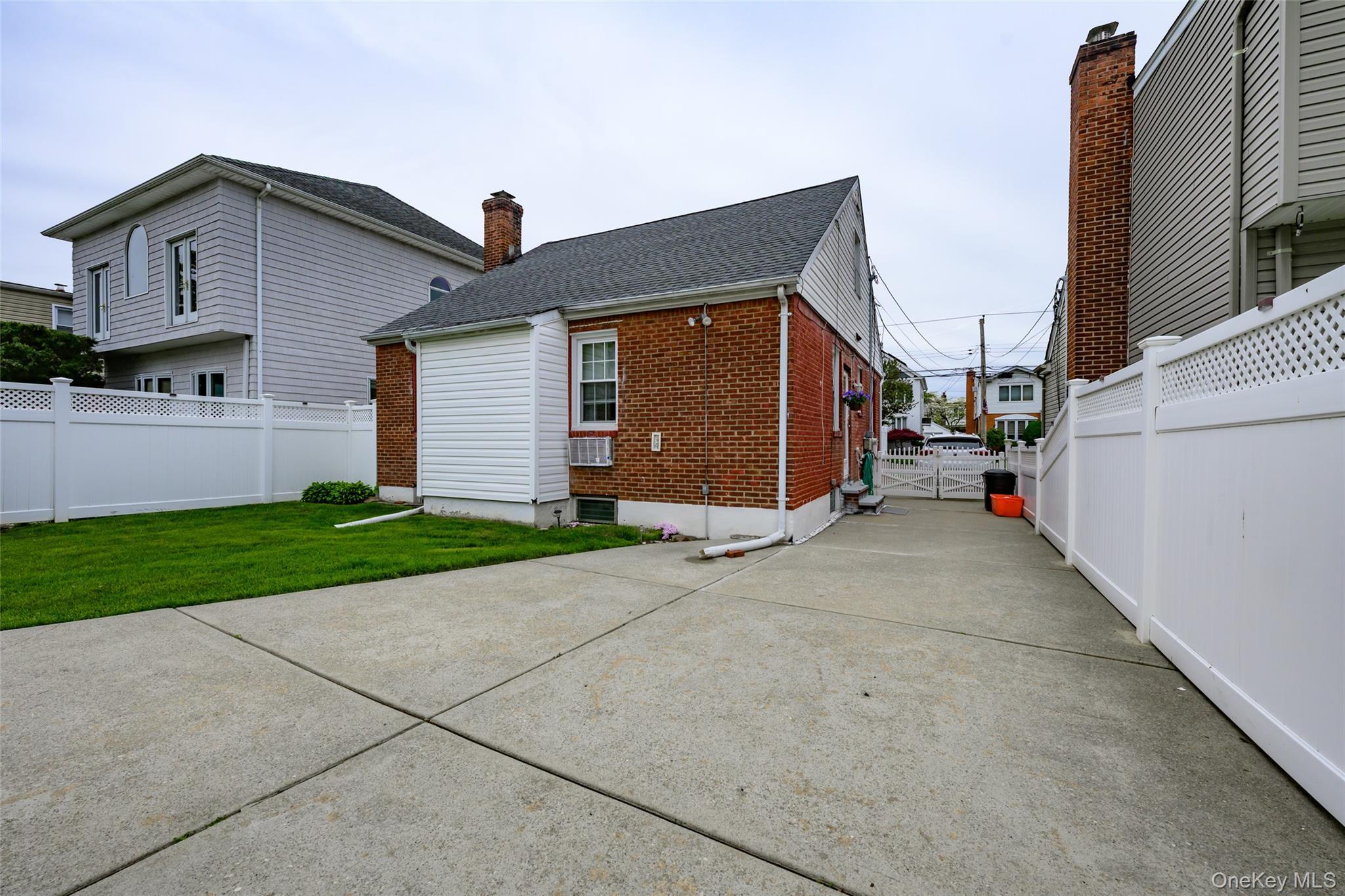 Single Family James  Nassau County, NY 11010, MLS-989289-21