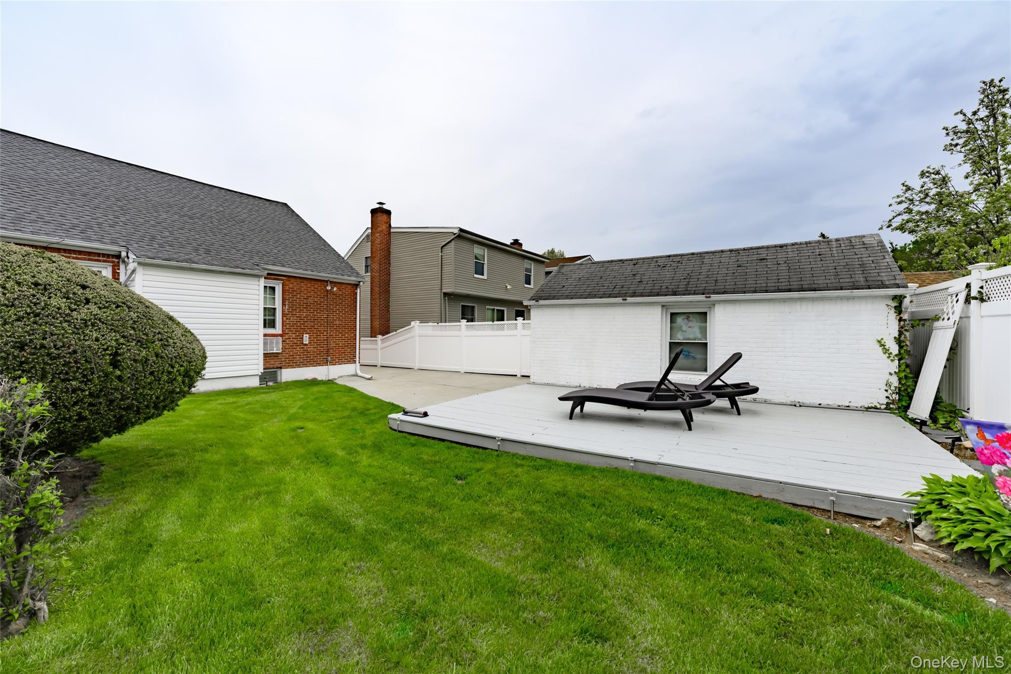 Single Family James  Nassau County, NY 11010, MLS-989289-23