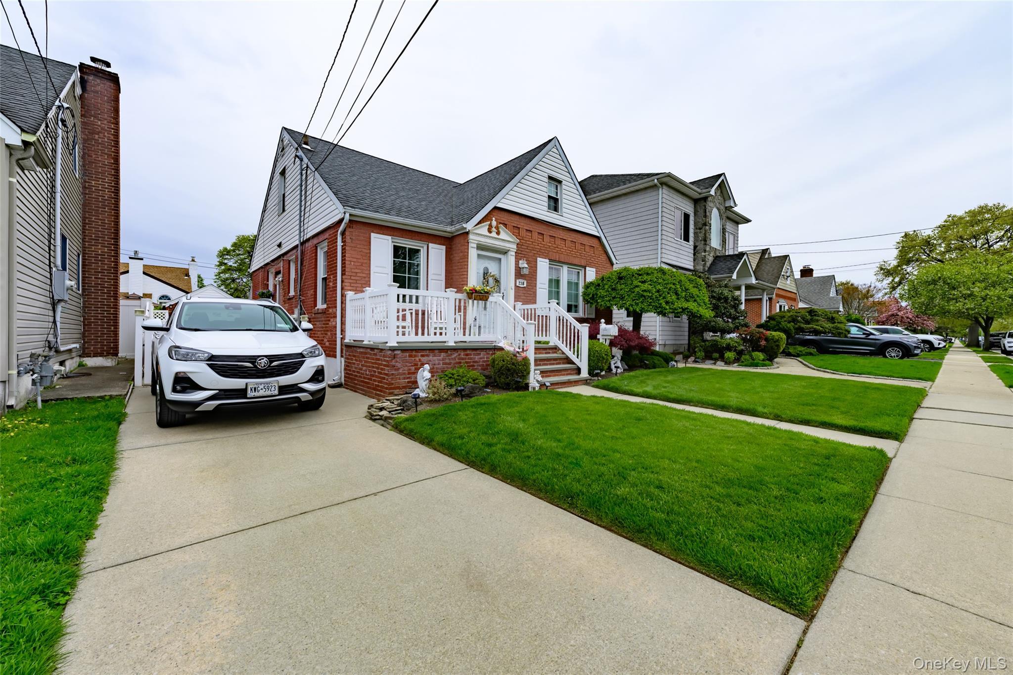 Single Family James  Nassau County, NY 11010, MLS-989289-3