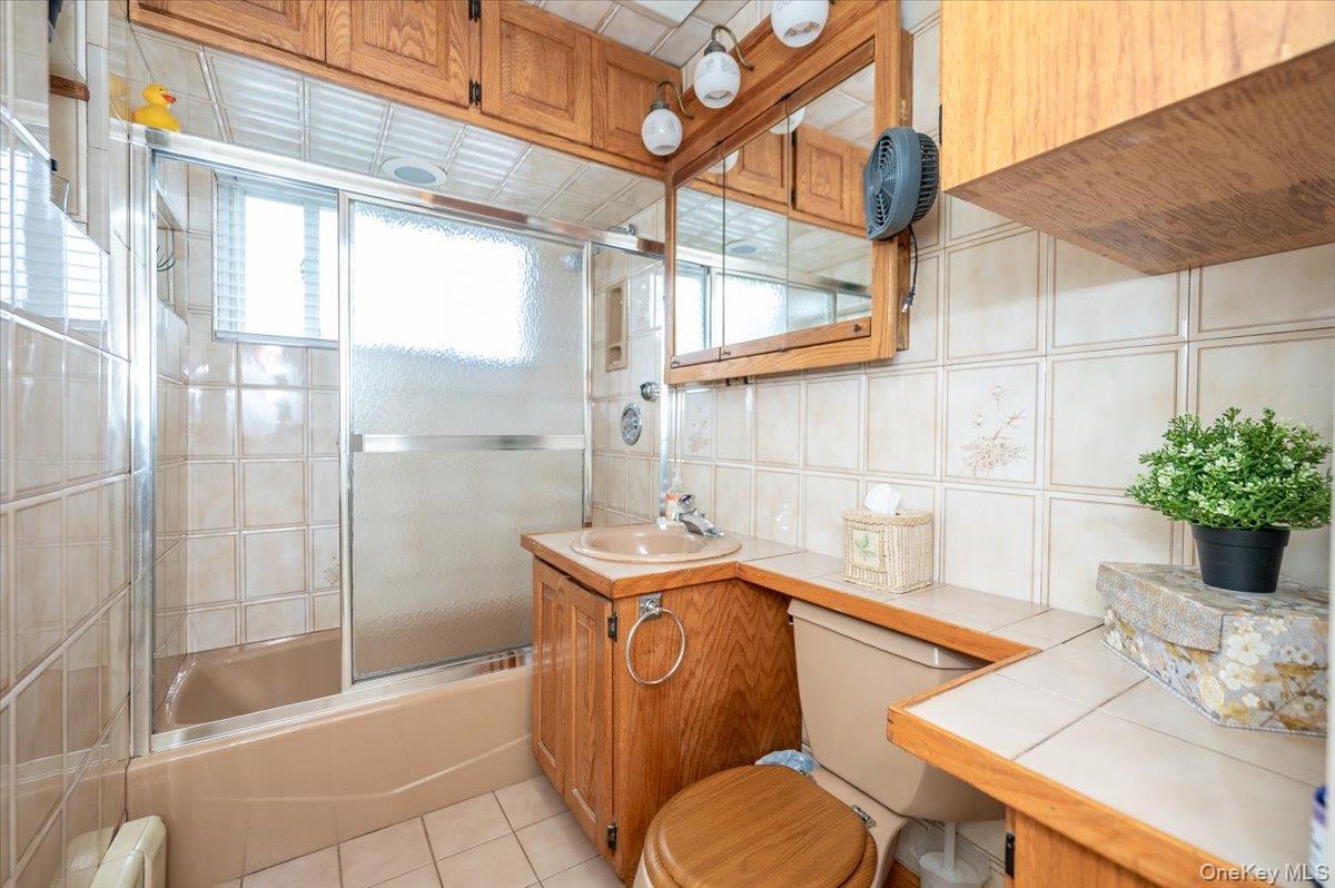 Single Family Blacksmith  Nassau County, NY 11756, MLS-989314-17