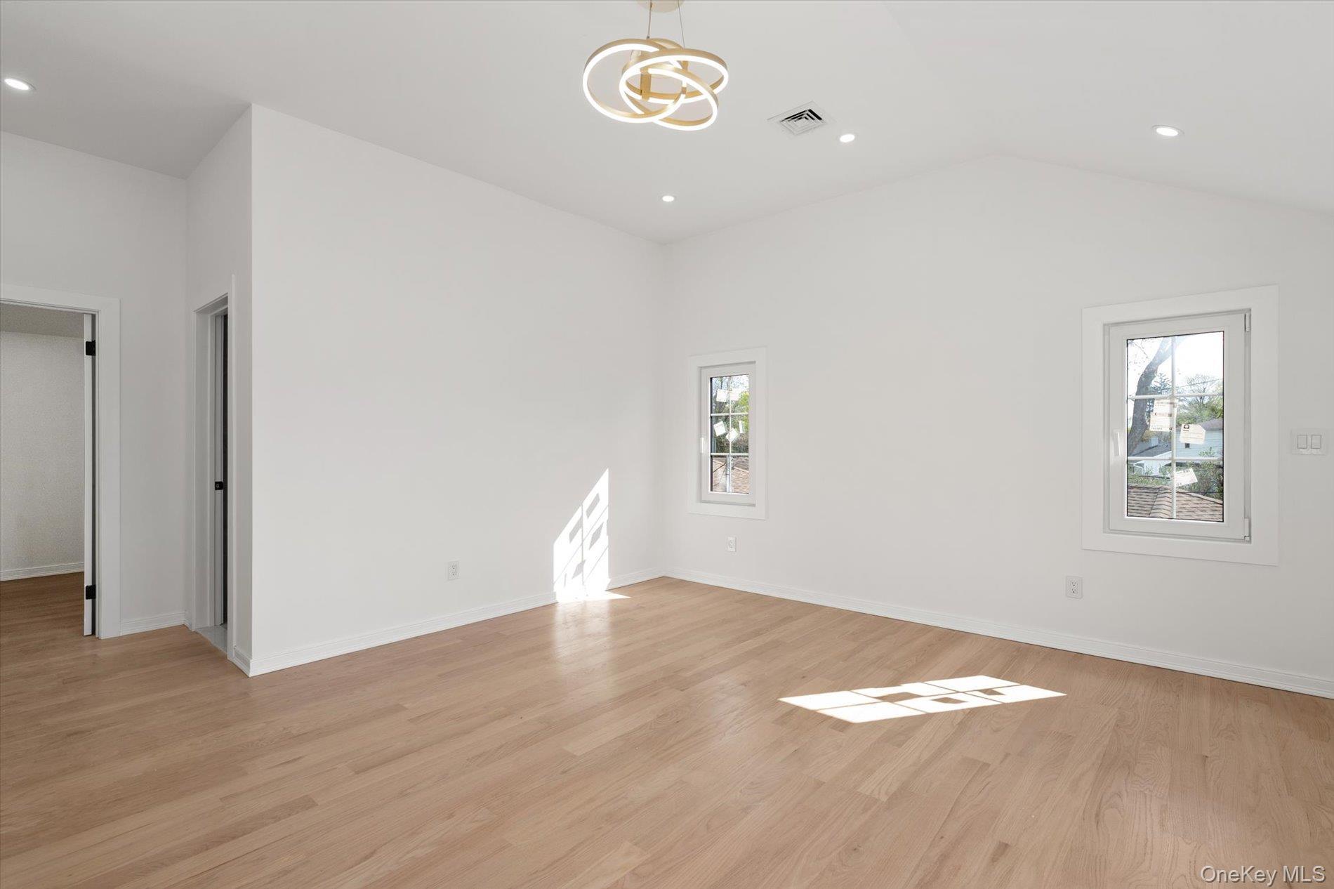 Single Family Faye Court Nassau County, NY 11803, MLS-989323-23