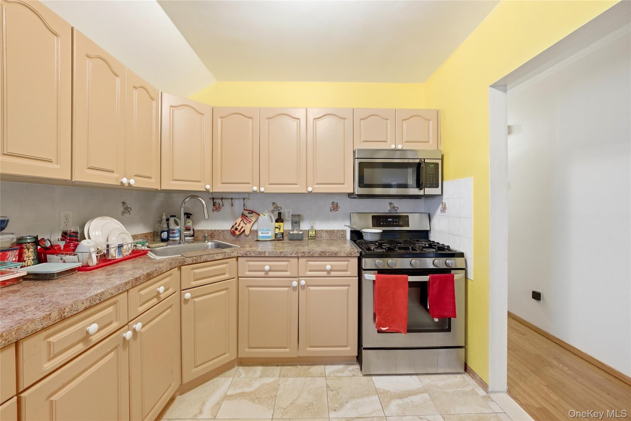 Single Family 146th Avenue Queens, NY 11413, MLS-989349-11