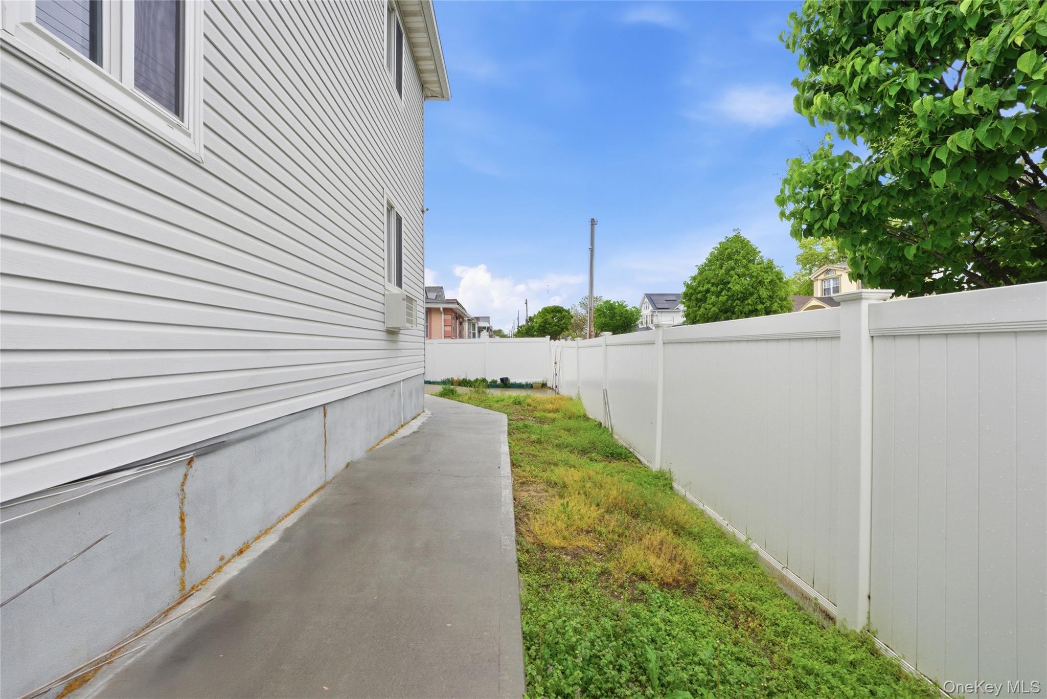 Single Family 146th Avenue Queens, NY 11413, MLS-989349-19