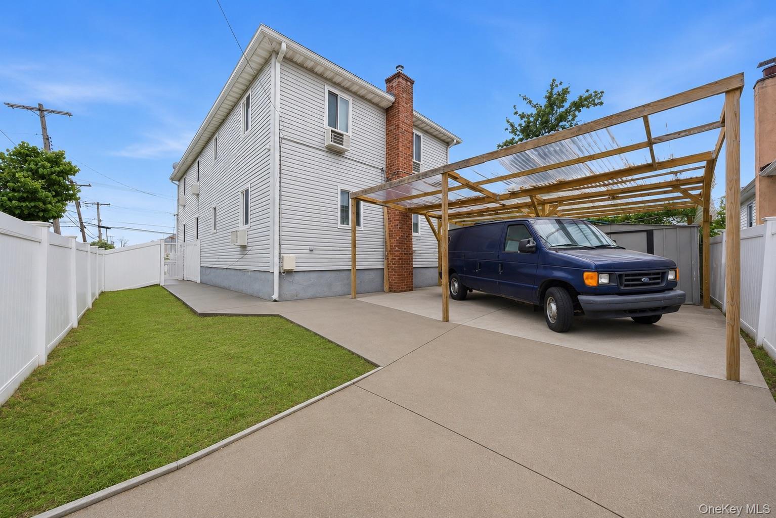 Single Family 146th Avenue  Queens, NY 11413, MLS-989349-21