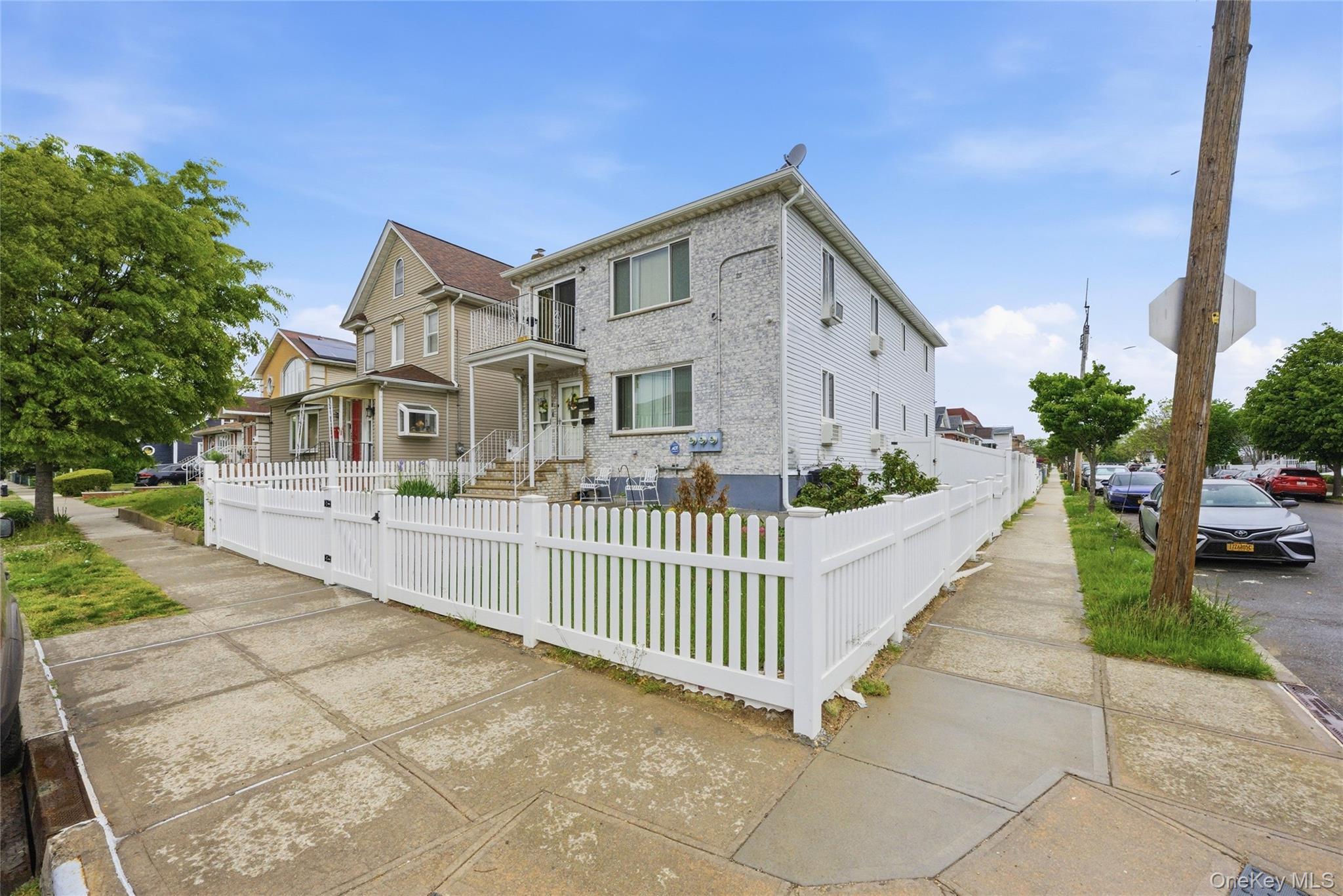 Single Family 146th Avenue Queens, NY 11413, MLS-989349-3