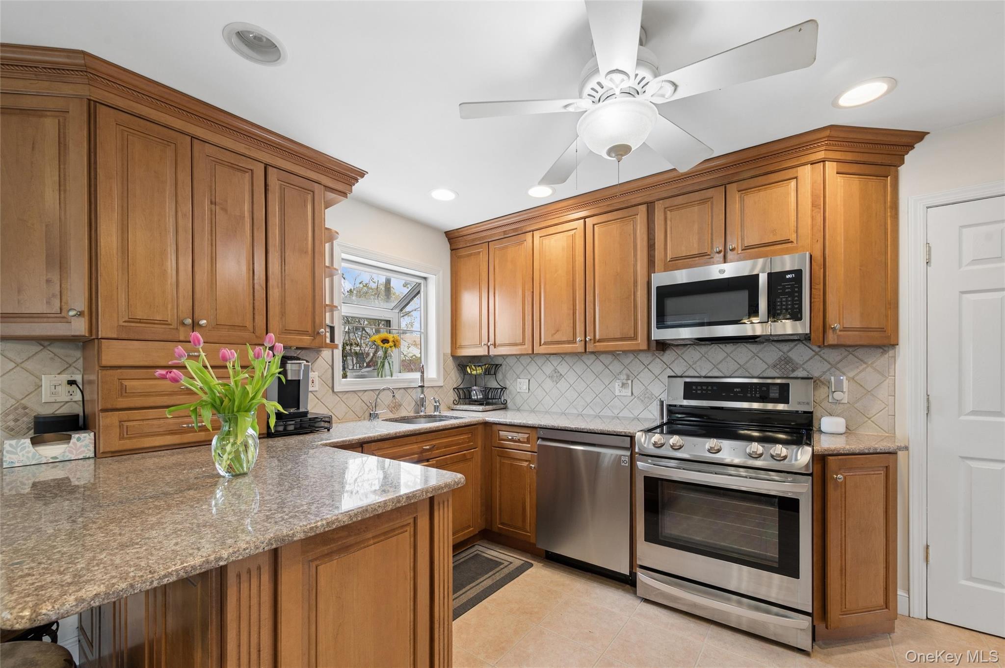 Single Family Violet  Nassau County, NY 11762, MLS-989351-10
