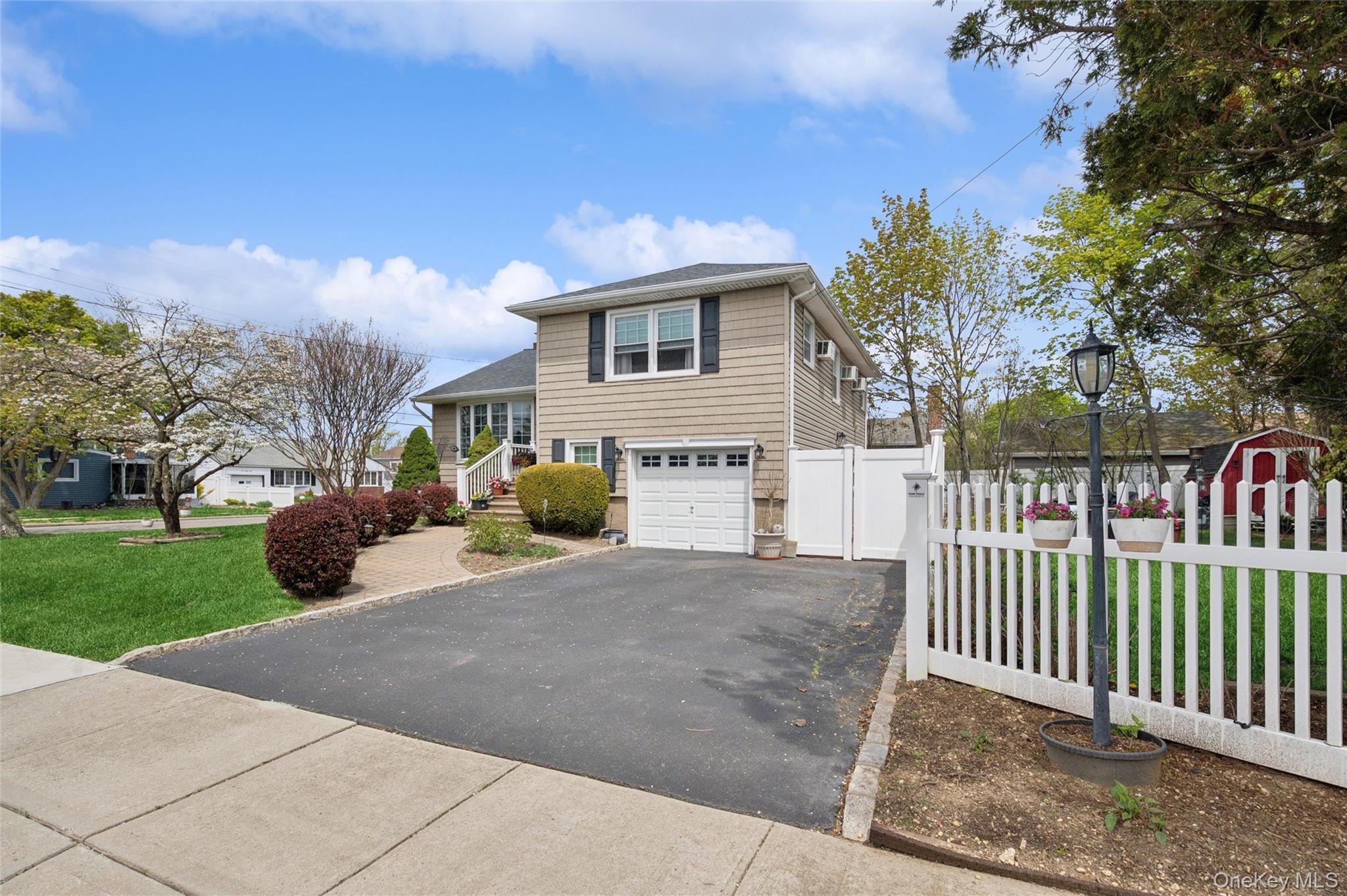 Single Family Violet  Nassau County, NY 11762, MLS-989351-2