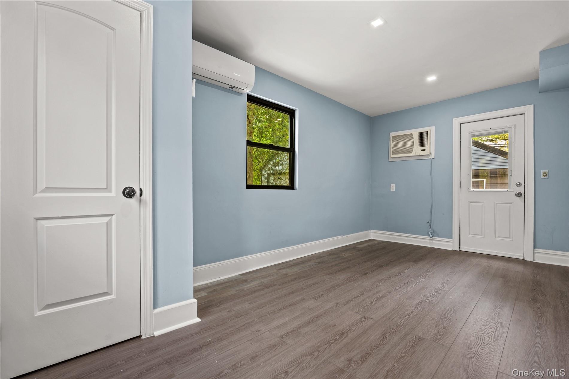 Single Family Brook Lane Nassau County, NY 11023, MLS-989357-17